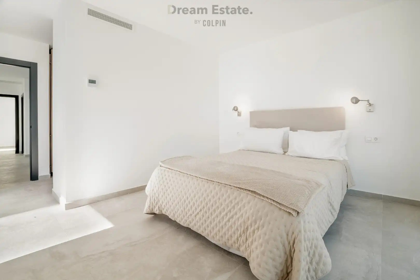 Een moderne familie villa te El Paraiso, Benahavis, New Golden Mile foto 26