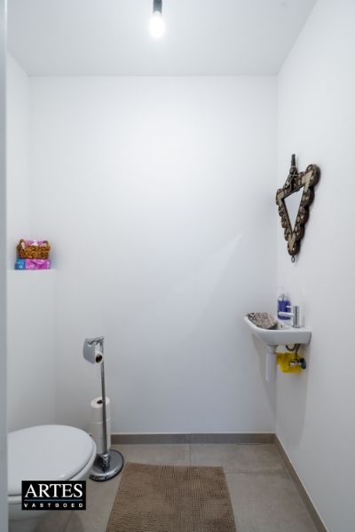 Recent appartement met 3 slaapkamers en ruim terras foto 24