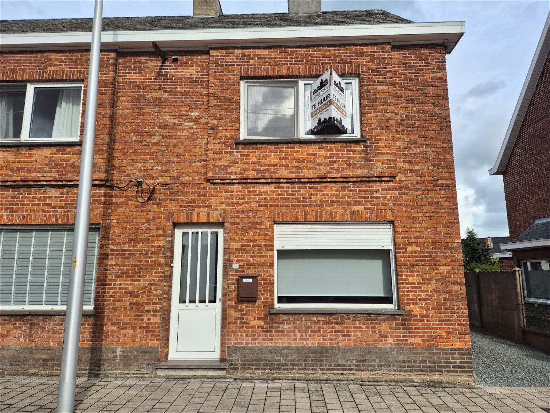 Knusse woning met tuin en garage.  foto {{pictureIndex}}