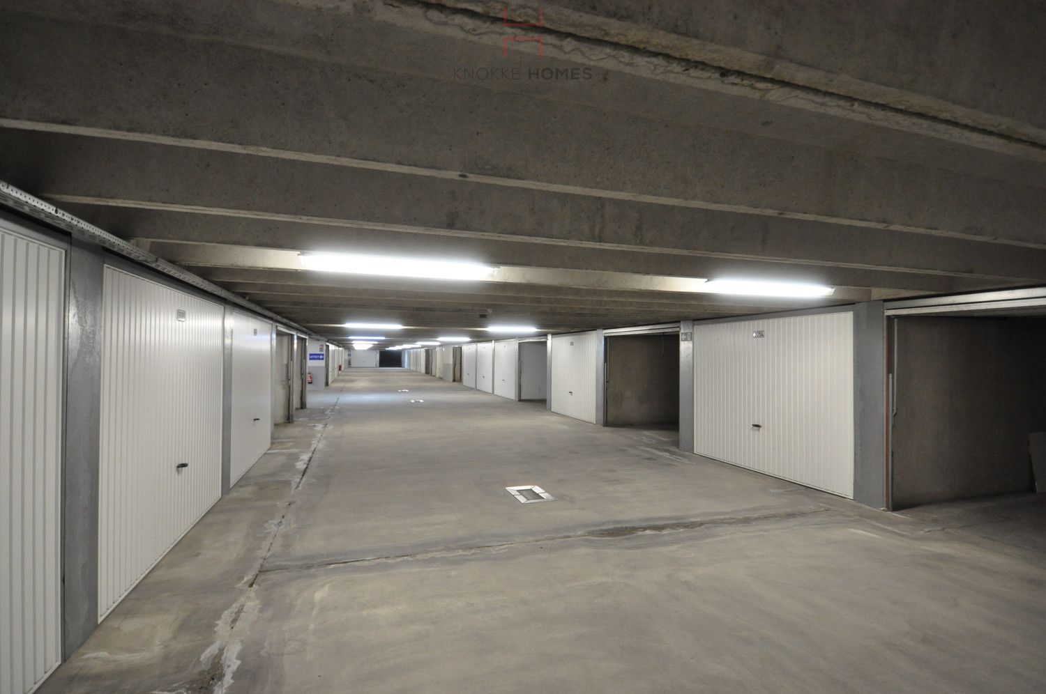 Gesloten garagebox onder het Stübbenpark in Duinbergen foto 2