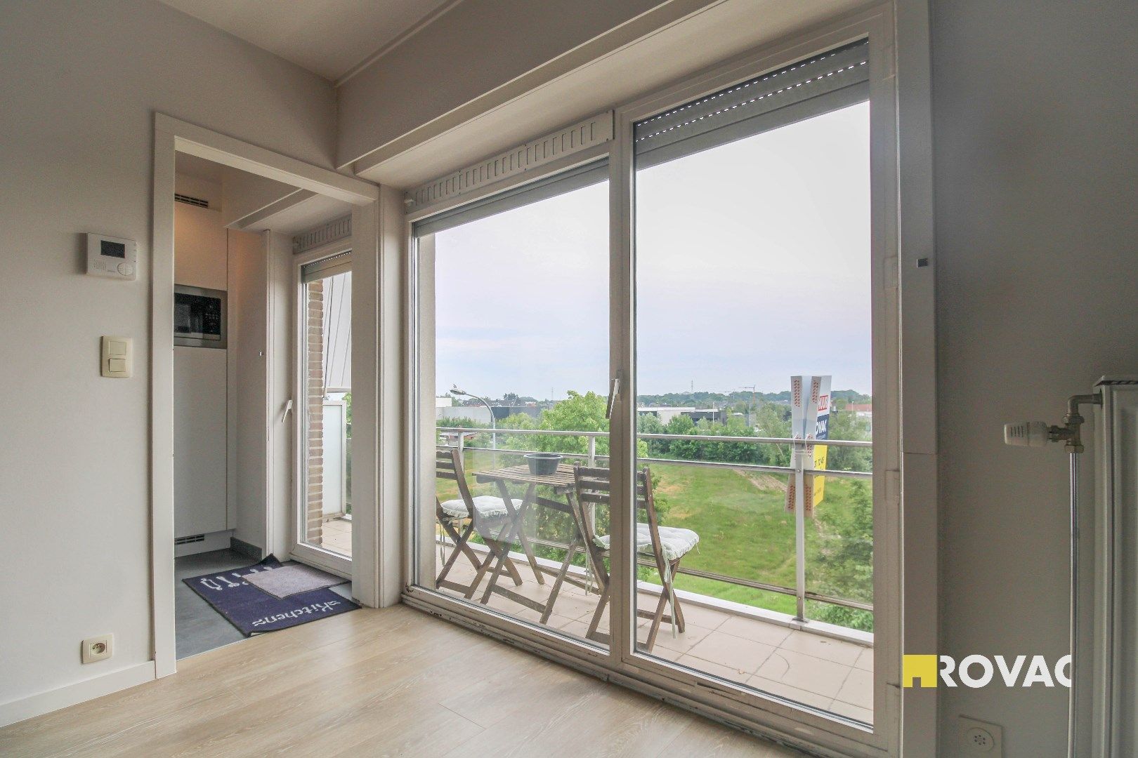 Instapklaar appartement met garage! foto 4