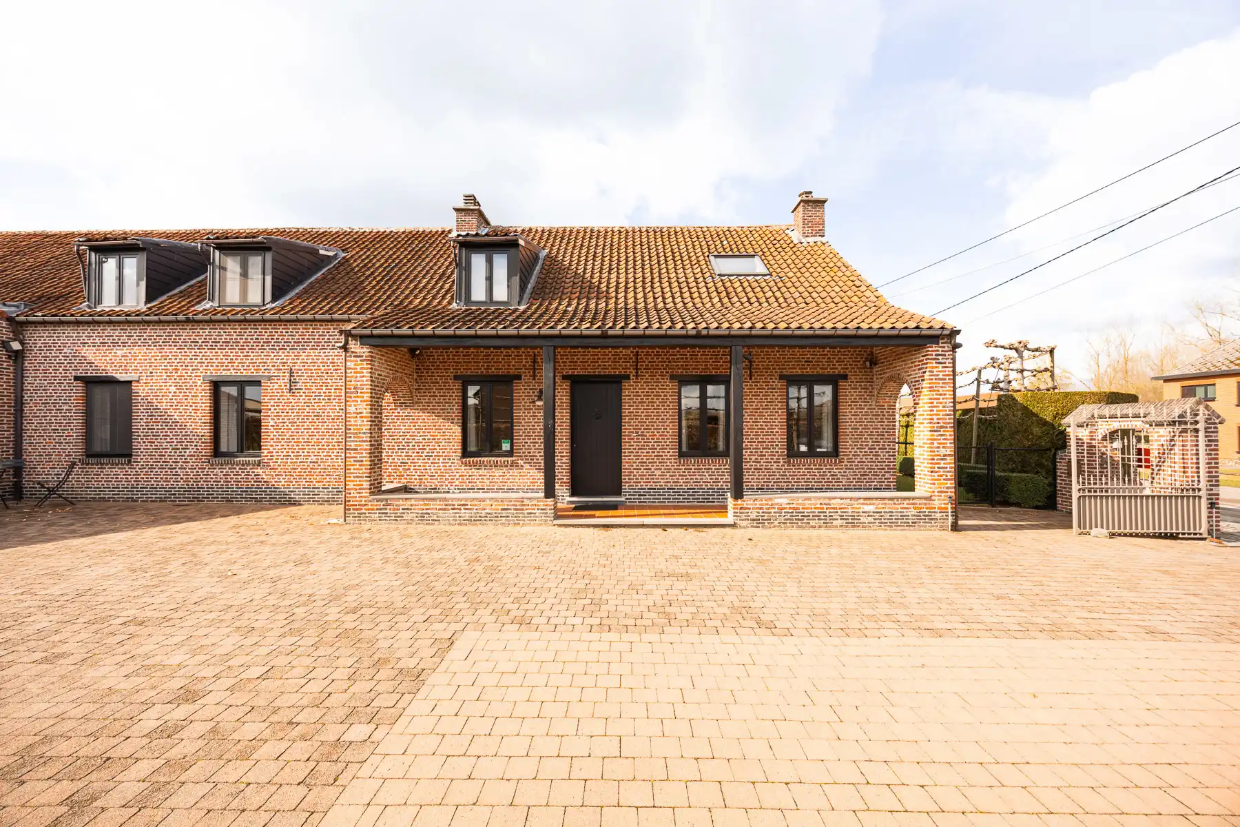 Prachtige hoeve met kwalitatieve afwerking foto 2