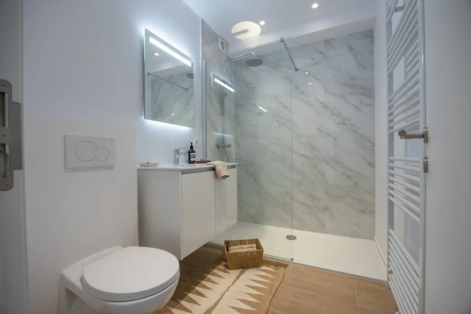 Gerenoveerd drie slaapkamer appartement foto 17