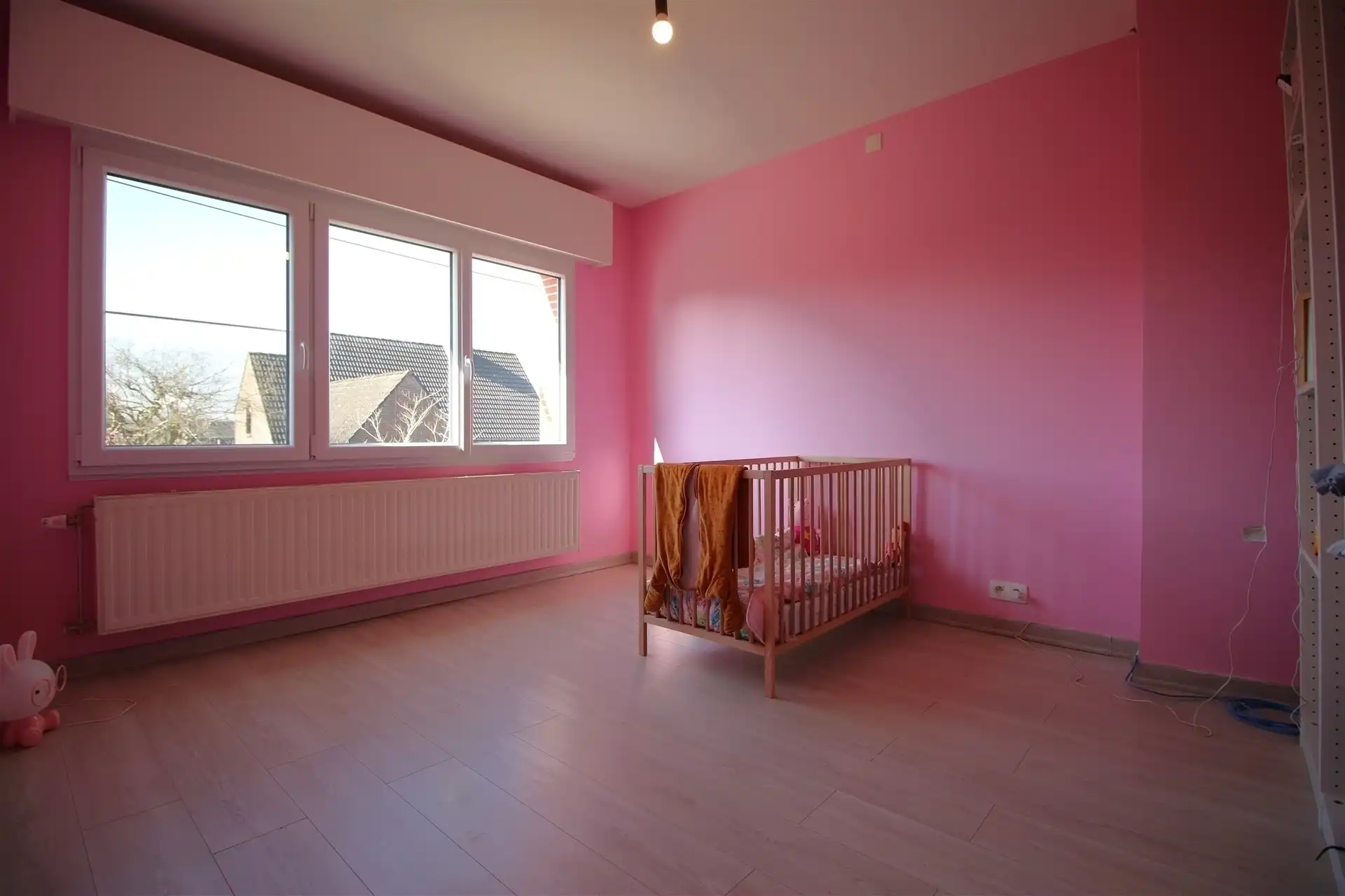 Gerenoveerde woning met 4 slaapkamers foto 16