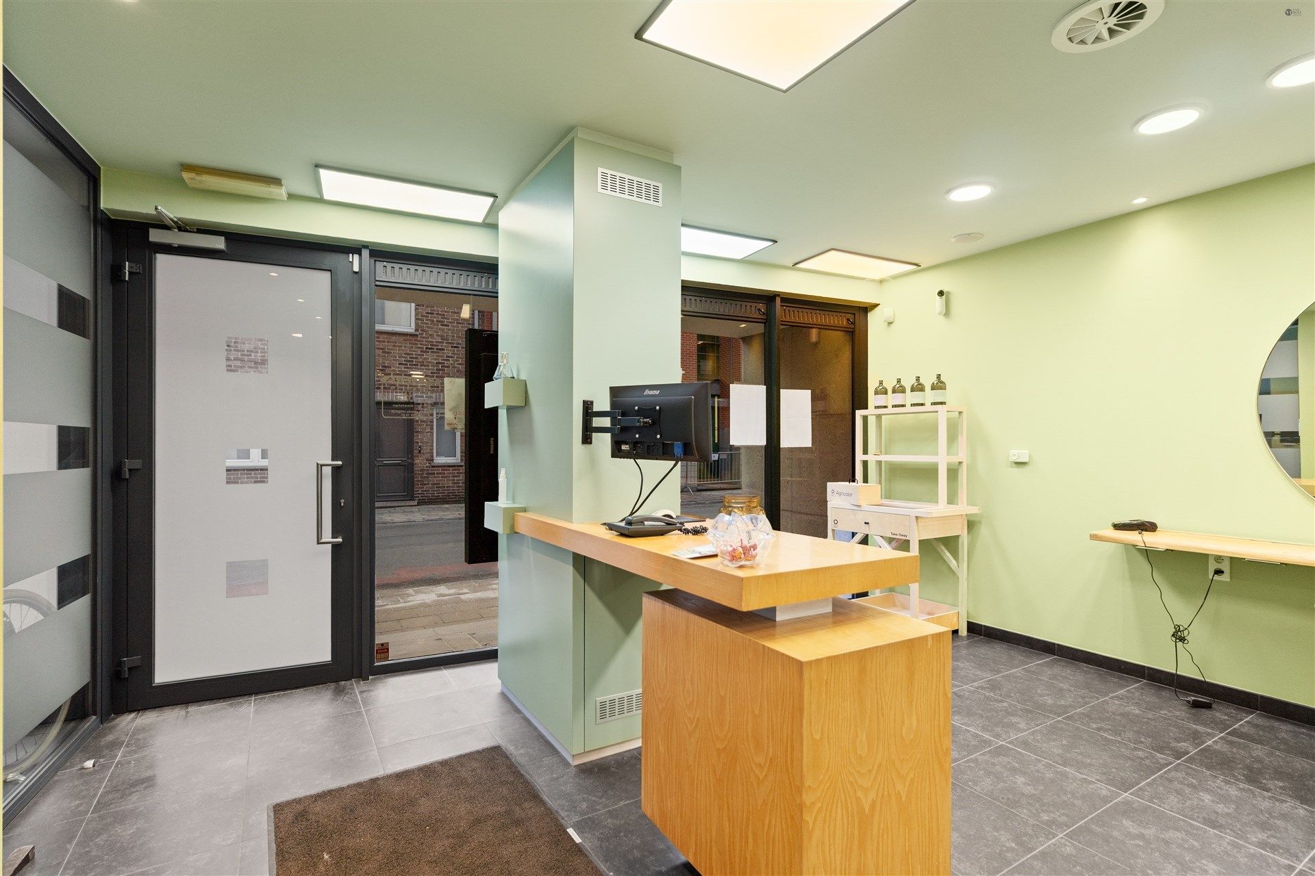 centraal gelegen winkel van 130m² foto 15