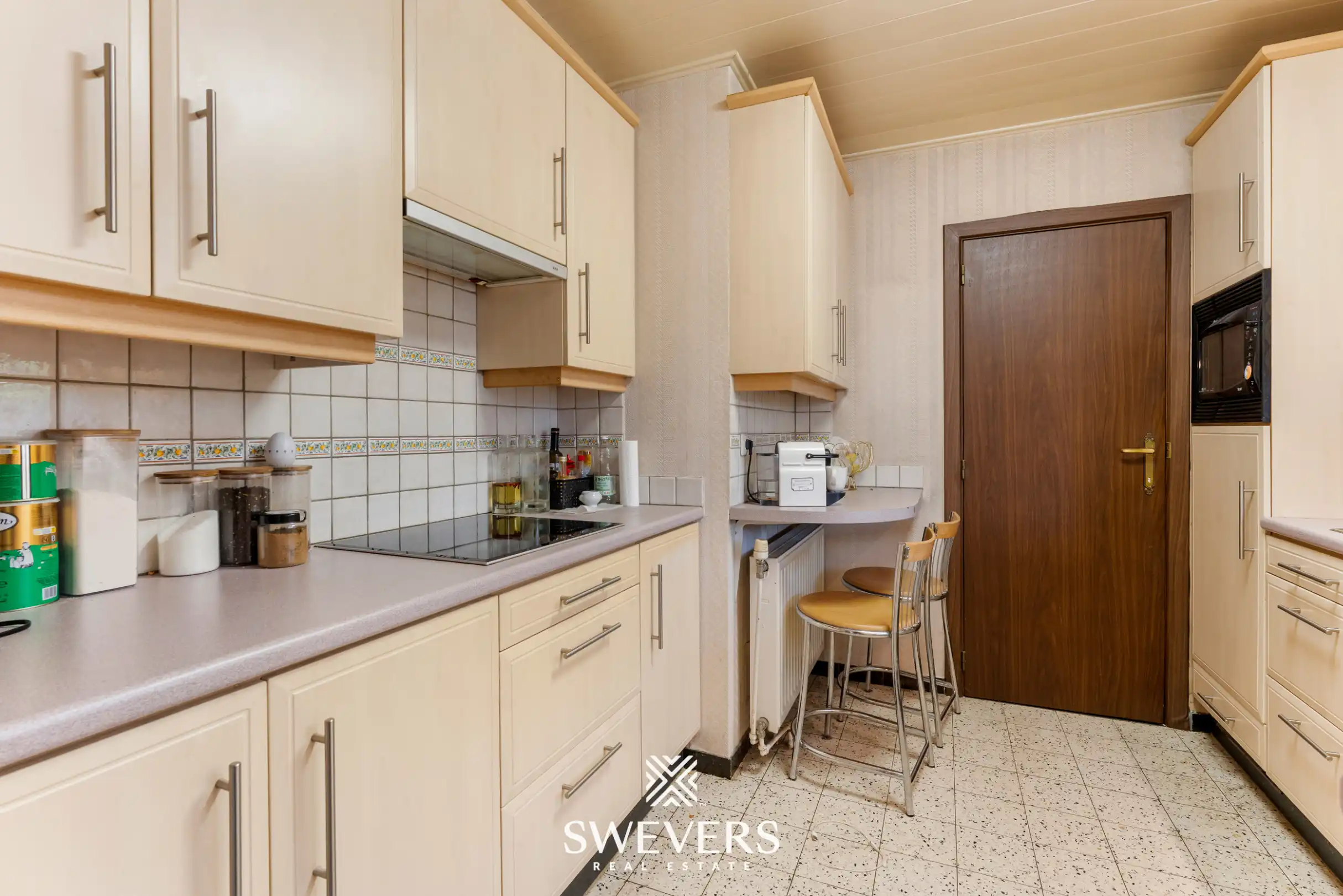 Op te frissen rijwoning op toplocatie foto 14