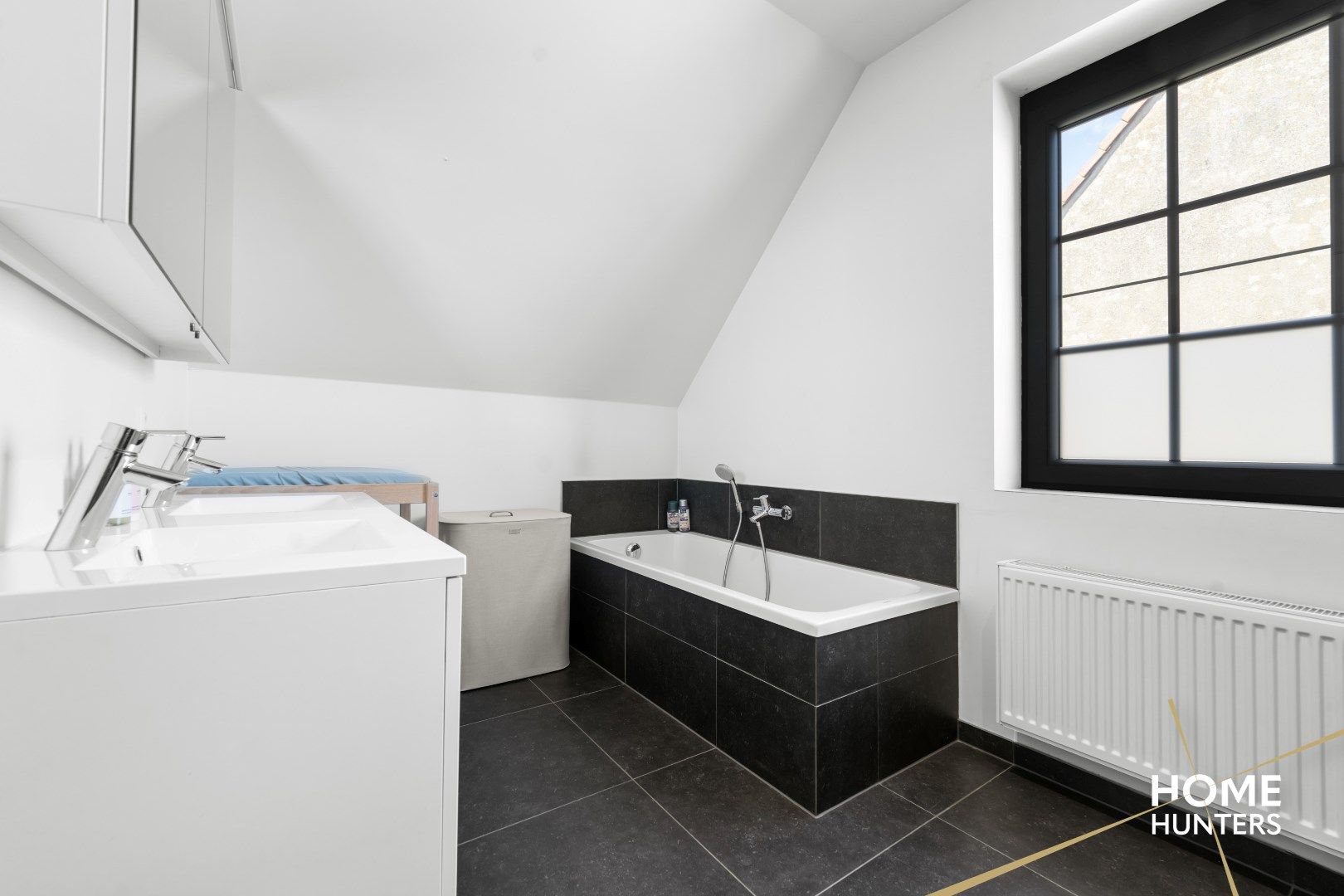 Halfopen bebouwing in landelijke, moderne stijl  foto 21