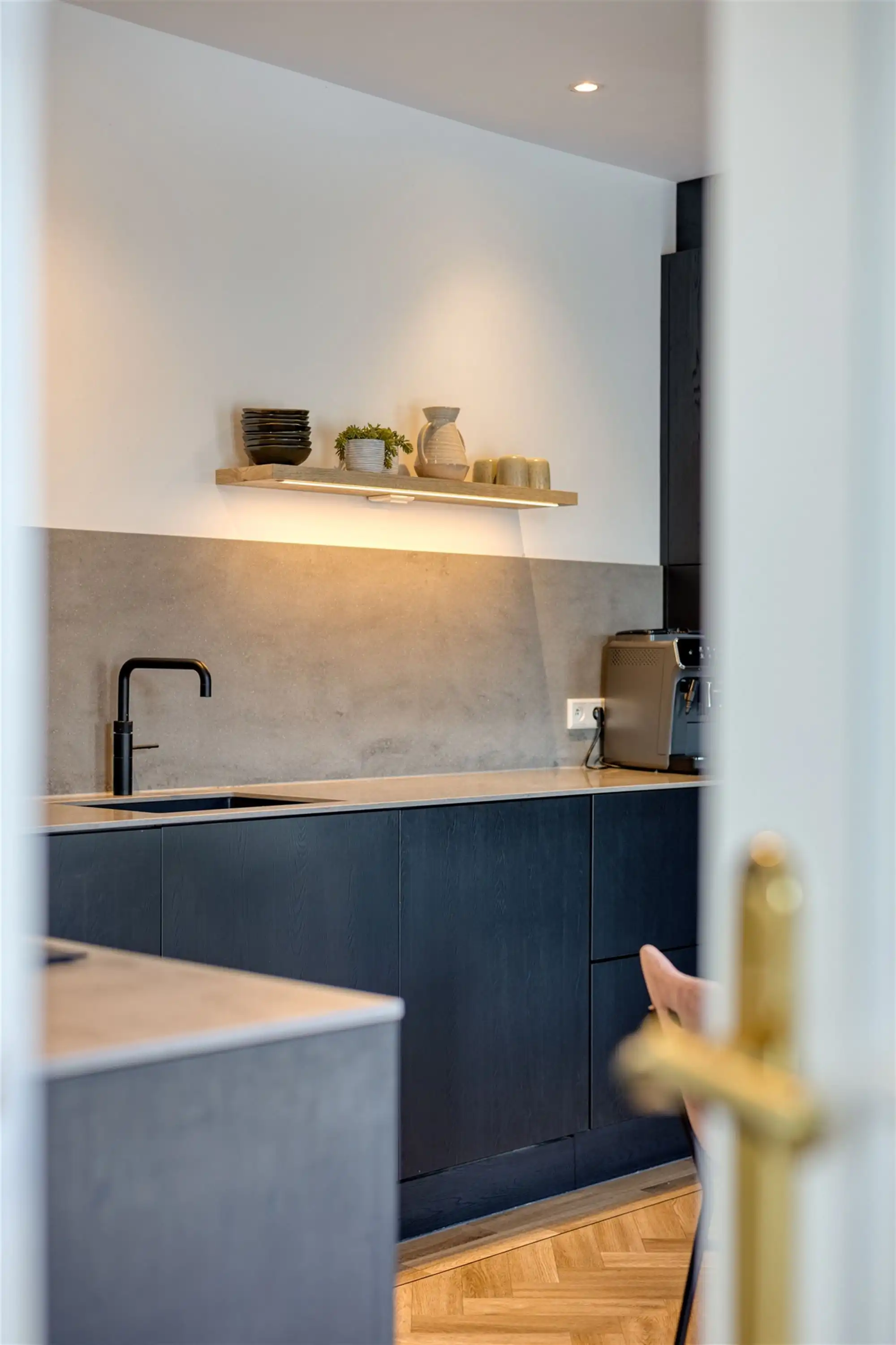 Instapklare tijdloze villa met 5 slpks op ca. 2000 m² foto 18