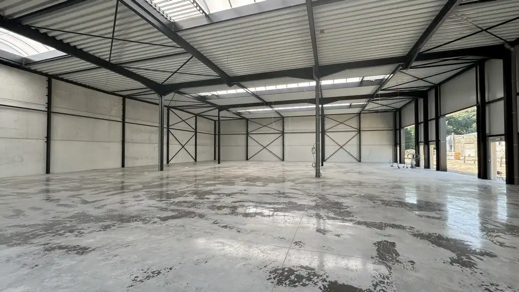 Nieuwbouw loods te huur in Buggenhout foto 2