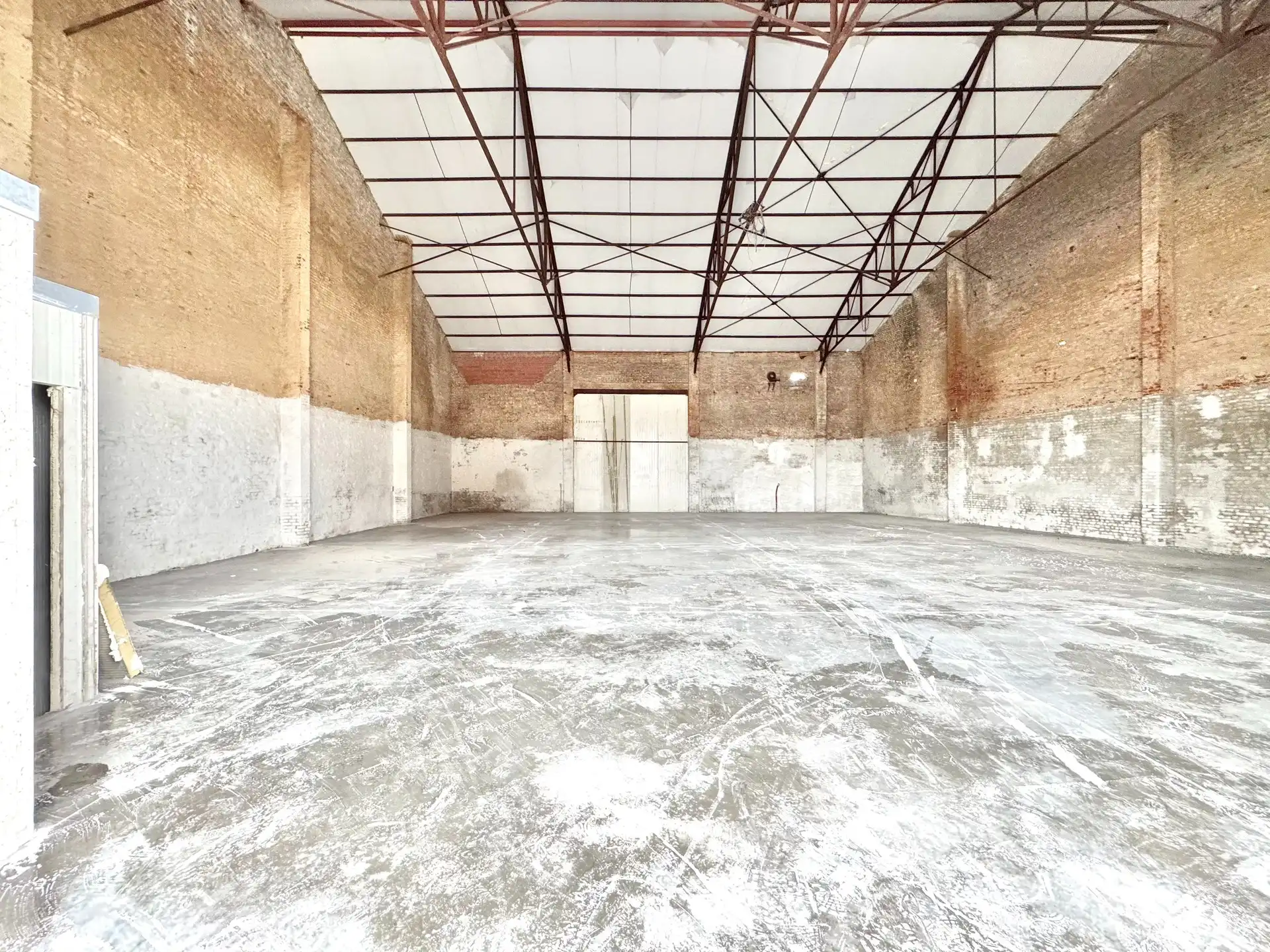 MAGAZIJN TE WIELSBEKE |365 M² foto 4