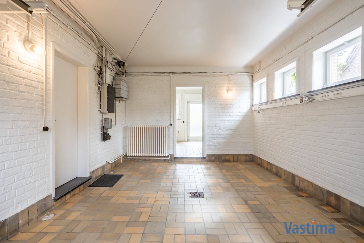 Lichtrijke villa met royale tuin vlak bij natuur & stadsleven foto 26