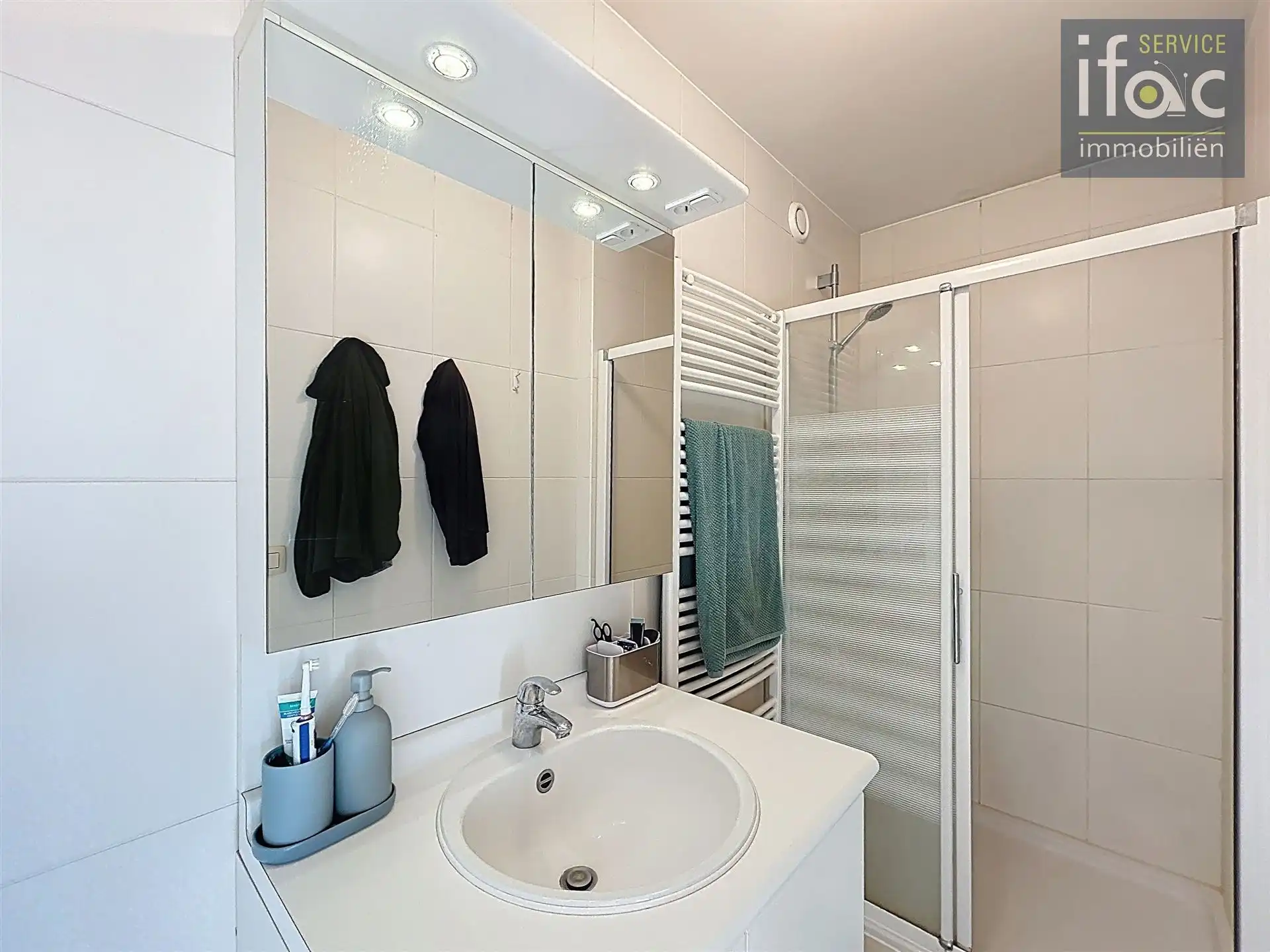 Zeer mooi recent appartement foto 9