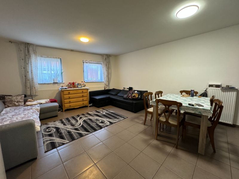 Gelijkvloersappartement met aparte inkom en INCL. parking! foto 3