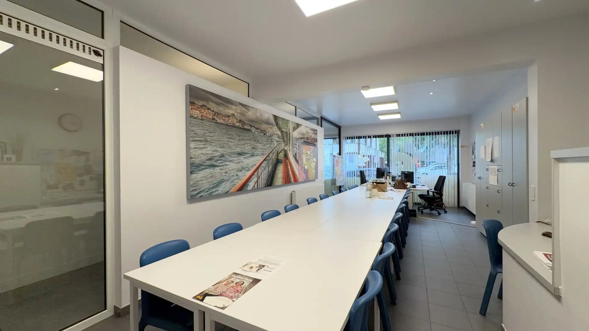 Instapklaar gelijkvloers kantoor te huur in centrum De Pinte foto 3