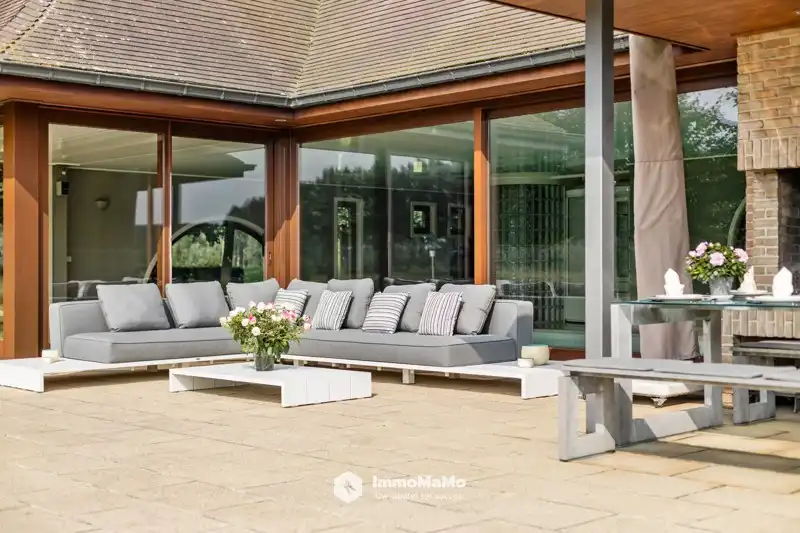 UNIEKE VILLA MET BINNENZWEMBAD EN PAARDENSTALLEN OP EEN TOPLOCATIE TE KOOP IN MENDONK (GENT) foto 56