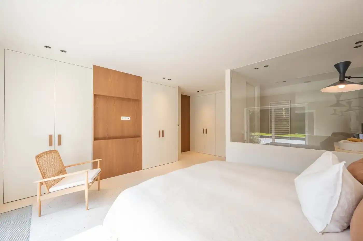 Luxueus gerenoveerde villa met zwembad op een toplocatie in een rustige residentiële wijk van het Zoute. foto 9