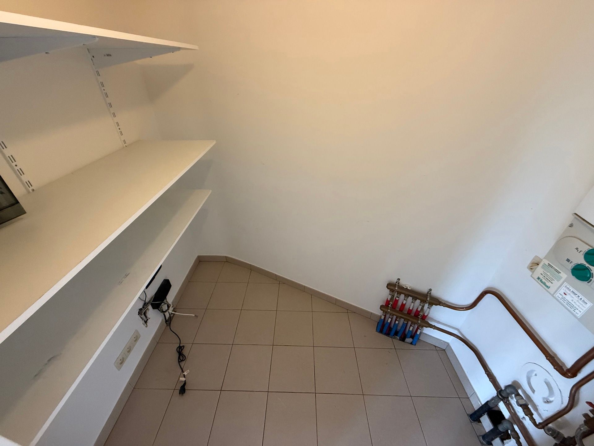 AAIGEM - Ruim appartement met groot terras én garage. foto 11