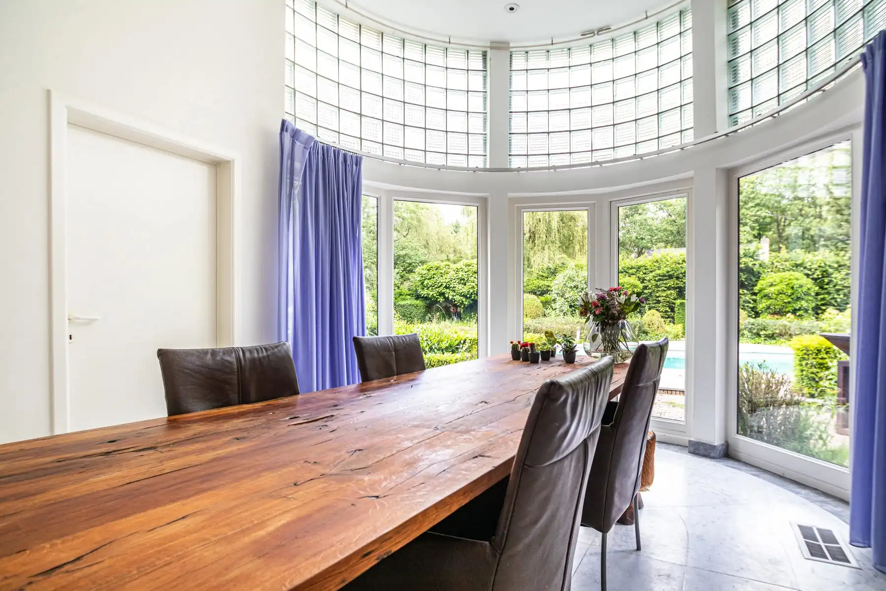 Exclusieve architectenwoning met zwembad in Kapellenbos foto 9