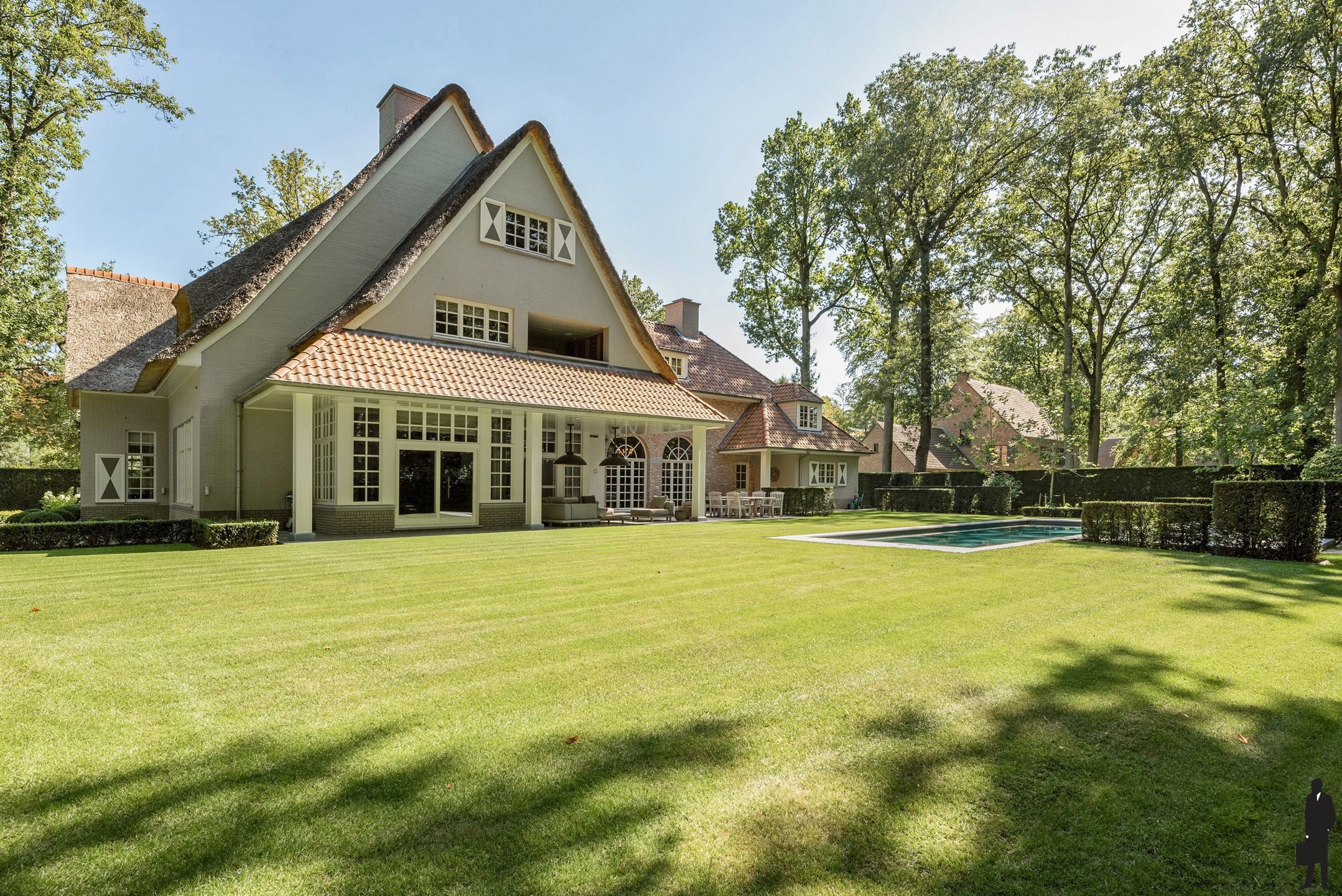 Rietgedekte en tot in de puntjes afgewerkte klassevilla foto 39