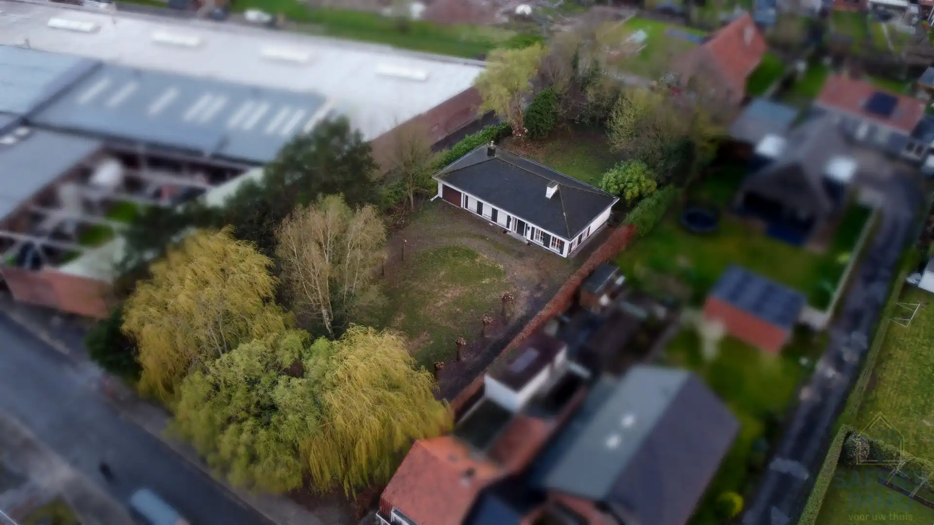 Ruim stuk grond met mogelijkheid om aan 6%BTW te bouwen foto 3