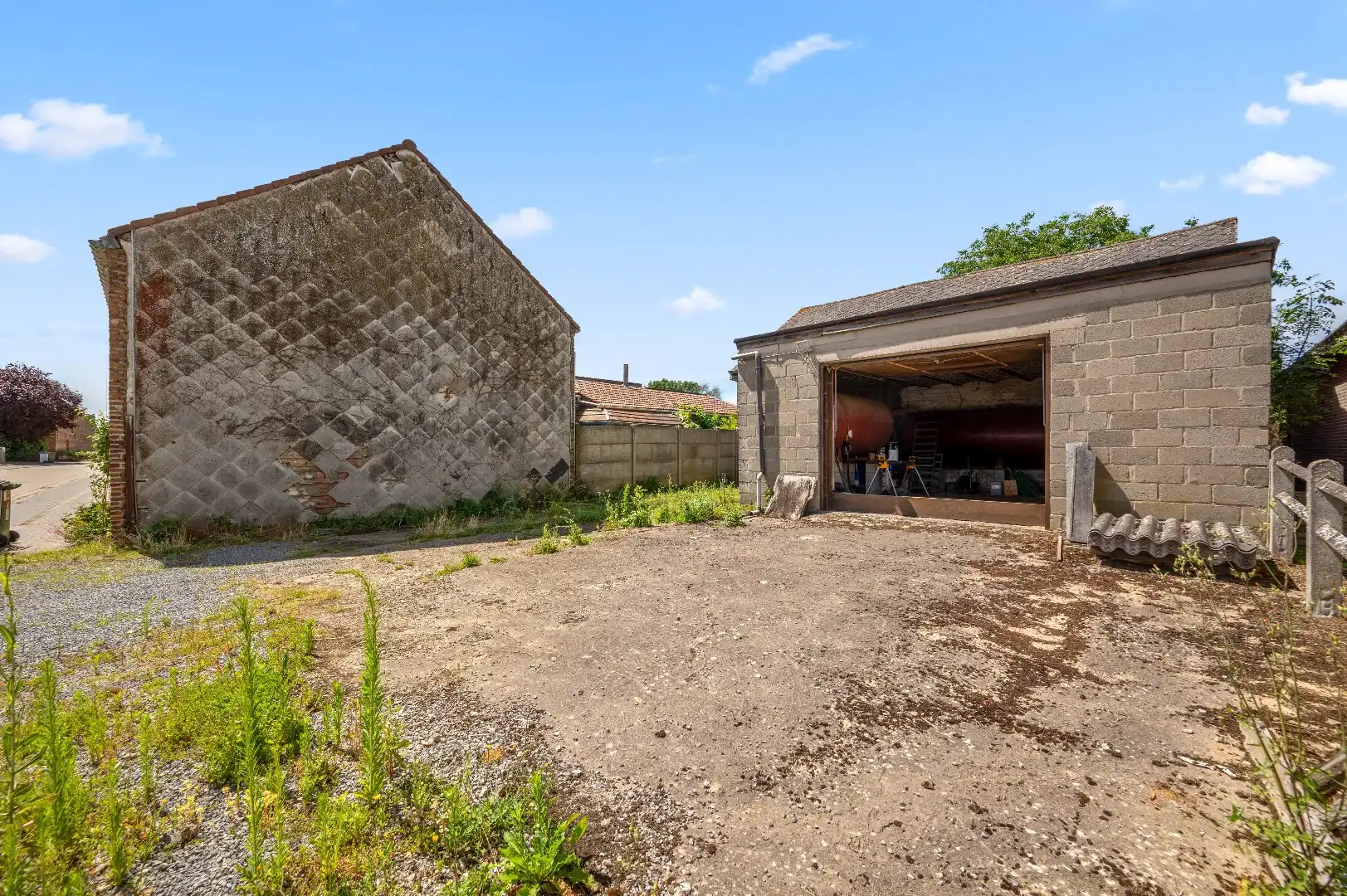Loods met garage en tuin op ruim perceel van 827 m² foto 6