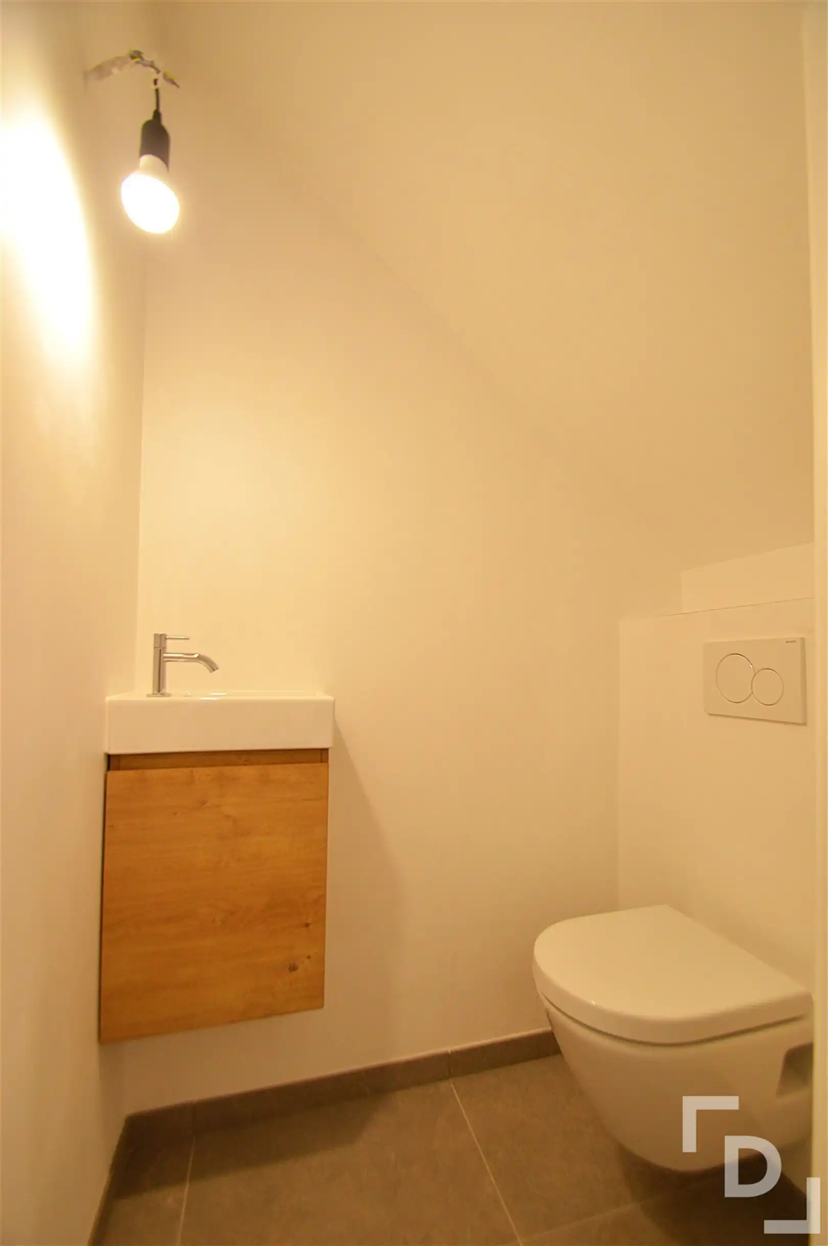 Modern en energiezuinige nieuwbouwwoning in centrum Ieper. foto 19