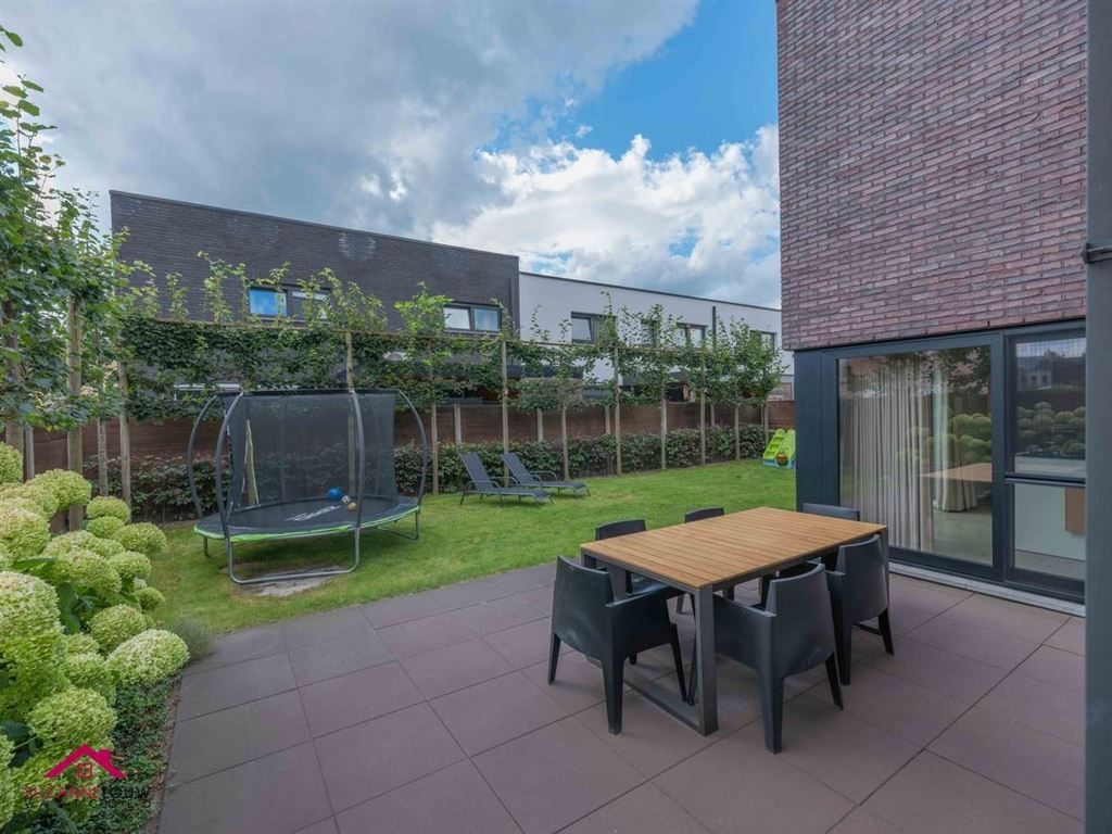 Vrijstaande, moderne nieuwbouwwoning foto 6