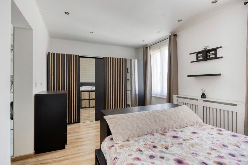 Volledig gerenoveerde woning foto 12
