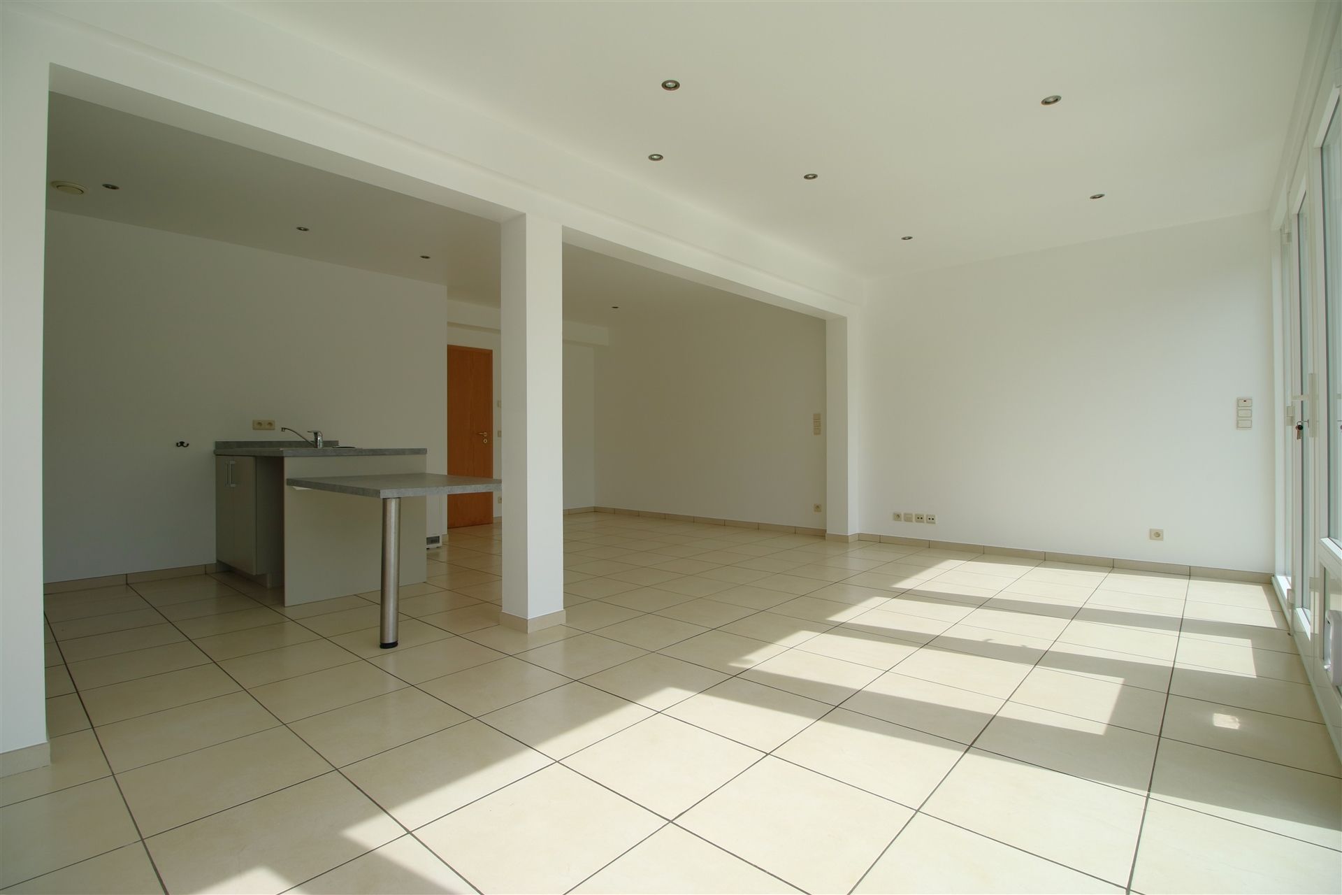 Woning met 4-5 slpk, tuin en garage foto 7