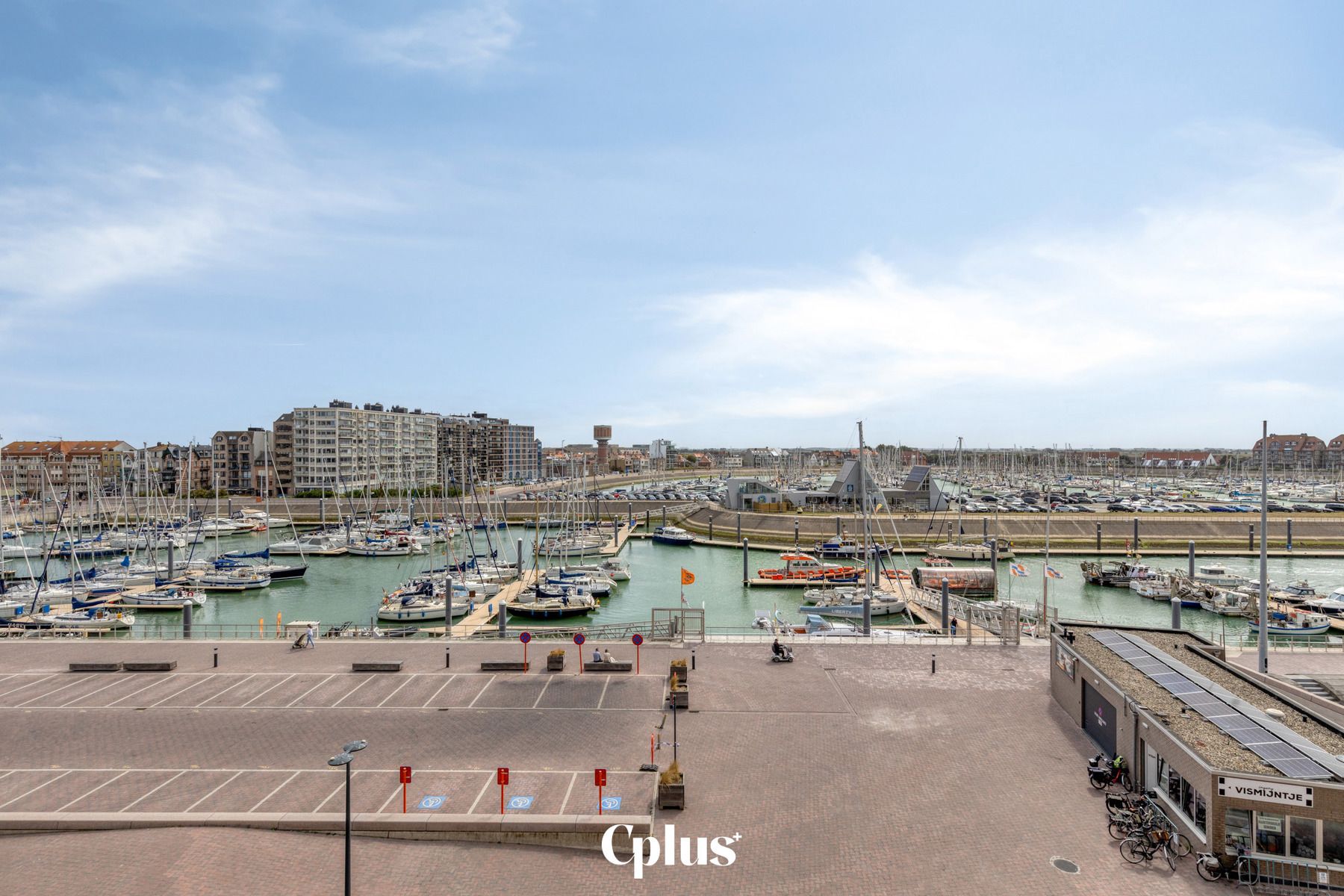 Appartement met zicht op Yachtclub - Te koop foto {{pictureIndex}}