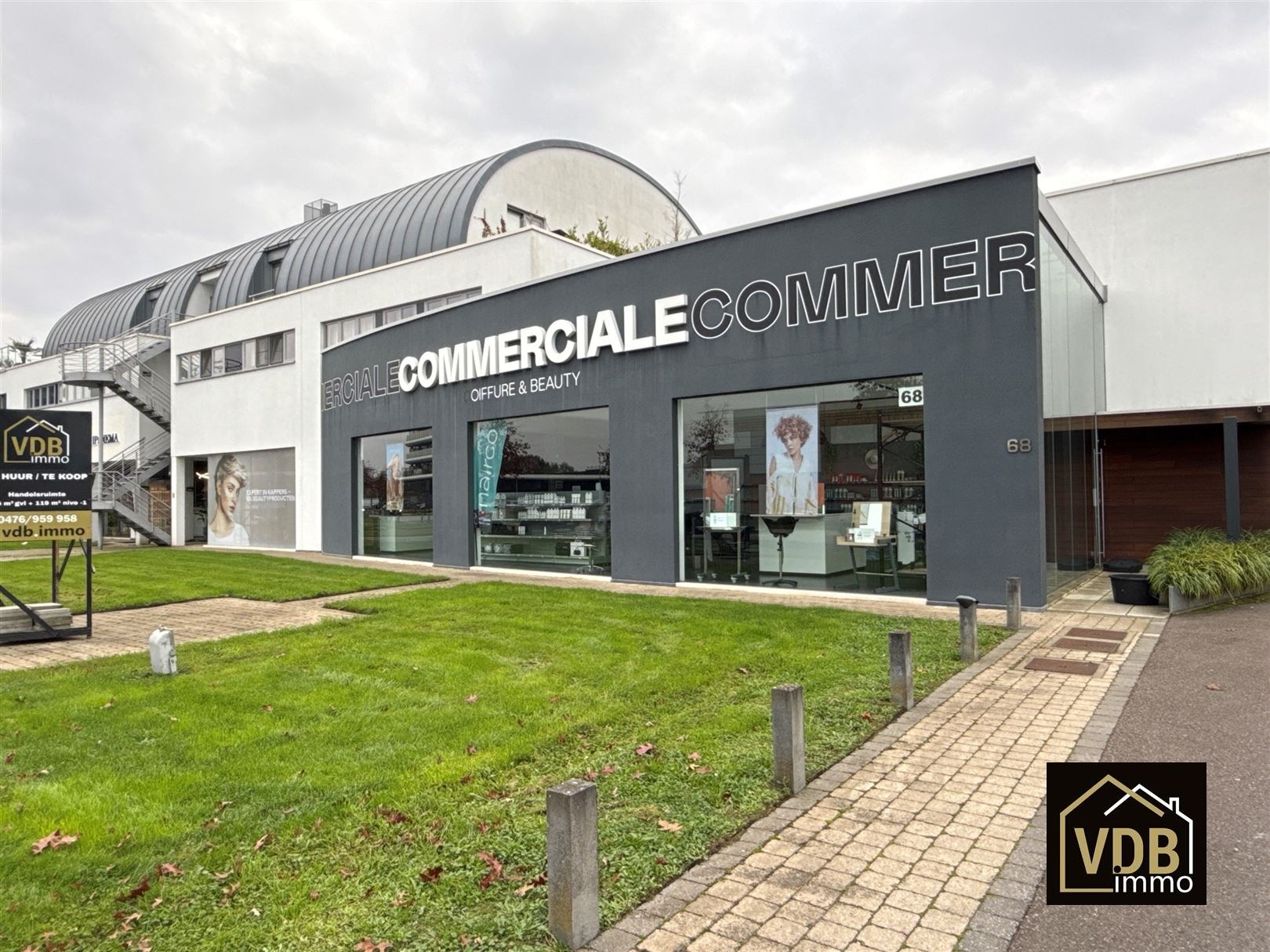 Commercieel gebouw op toplocatie geschikt voor vele doeleinden: kantoor, kleinhandel, groothandel... foto 6