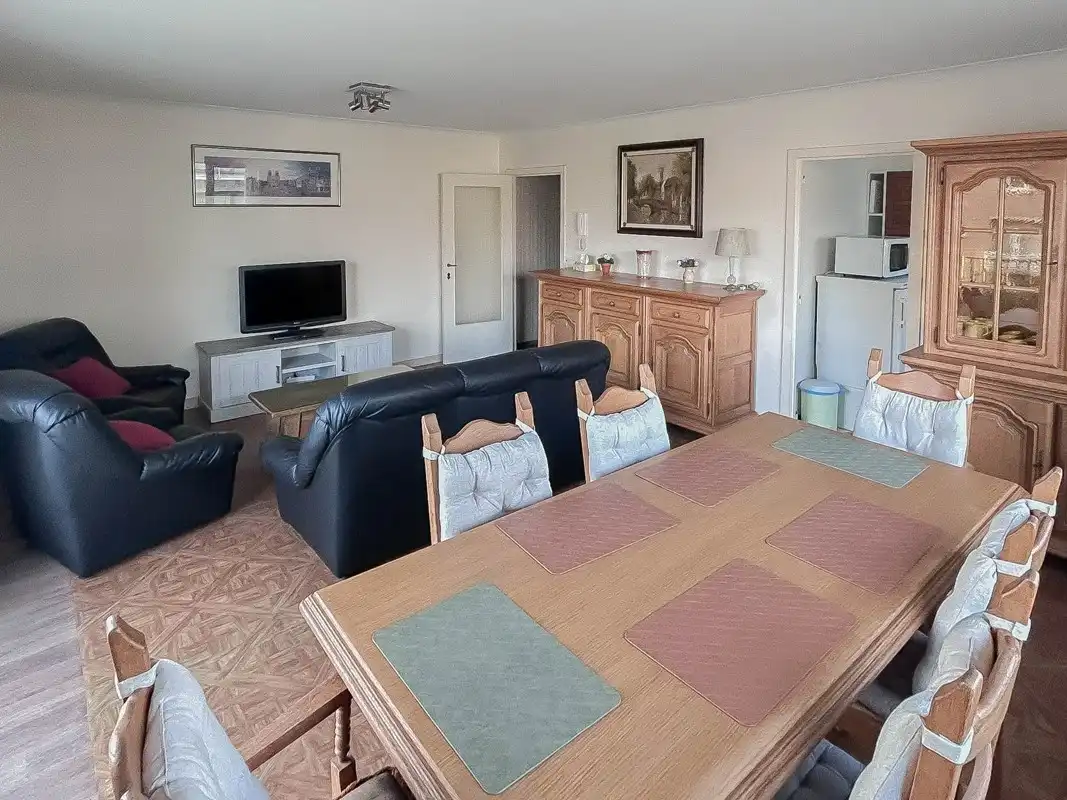 Gemeubelde 2 slaapkamer appartement te huur foto 3