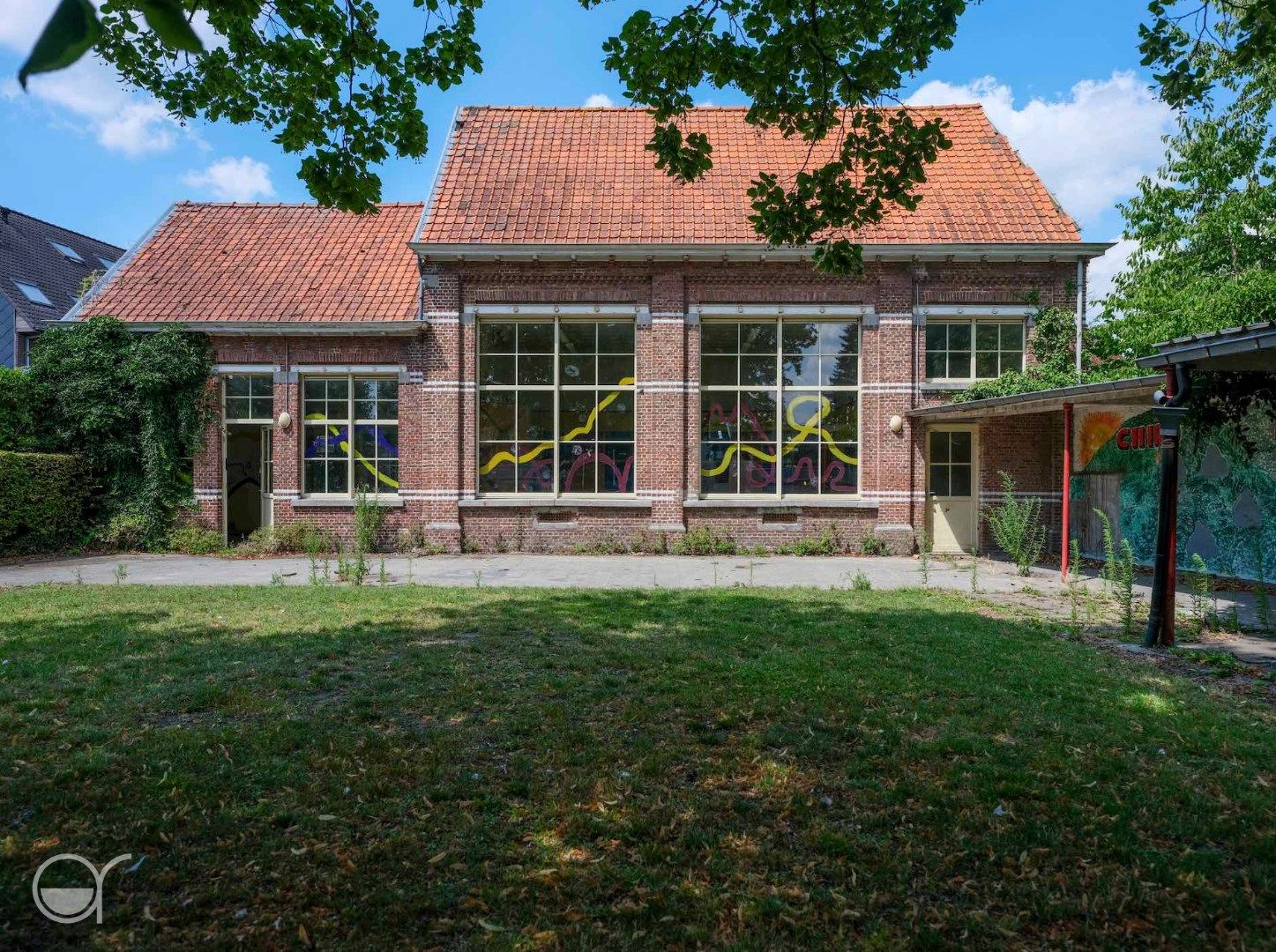 Oude school en jeugdaccomodatie te Bellem foto 4