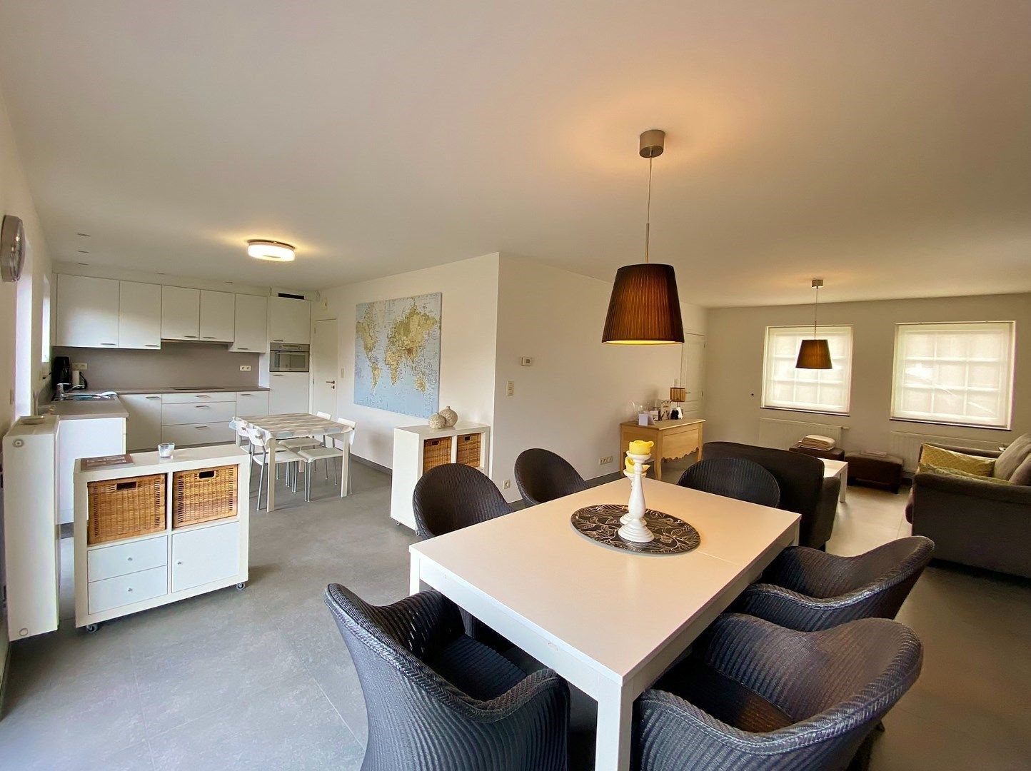 Recente halfopen woning met tuin, garage en tuinhuis  foto 4