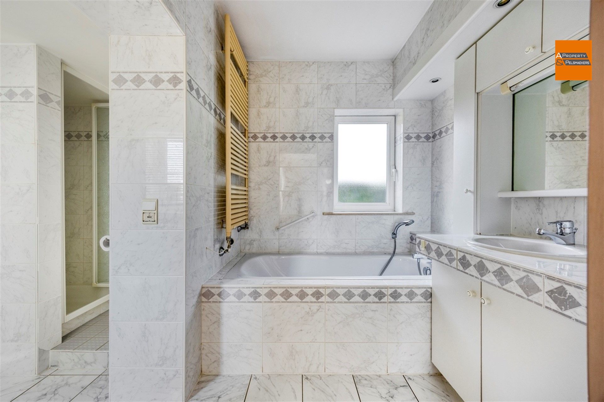 Gerenoveerde villa 3 kamers met prachtige tuin. foto 7