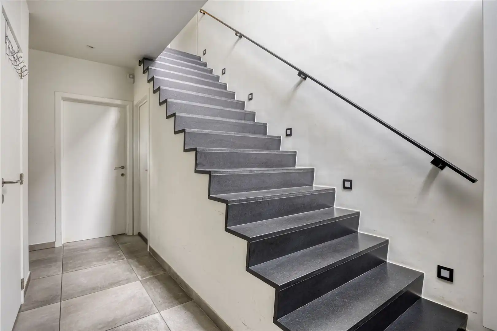 TE KOOP: Handelshuis met pizzeria & appartement in Koersel! foto 22