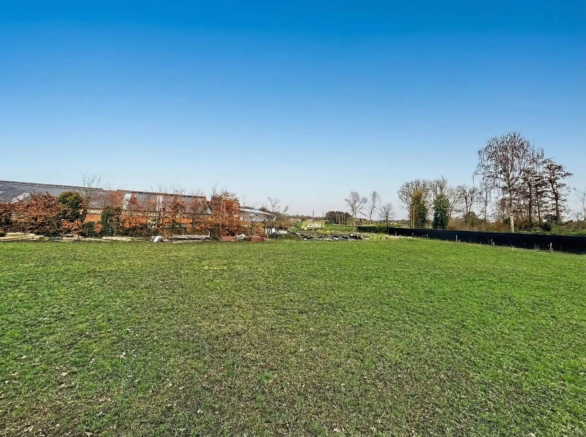 half open bebouwing met 3 slaapkamers, zwembad en garage op perceel van 312m²  foto 14