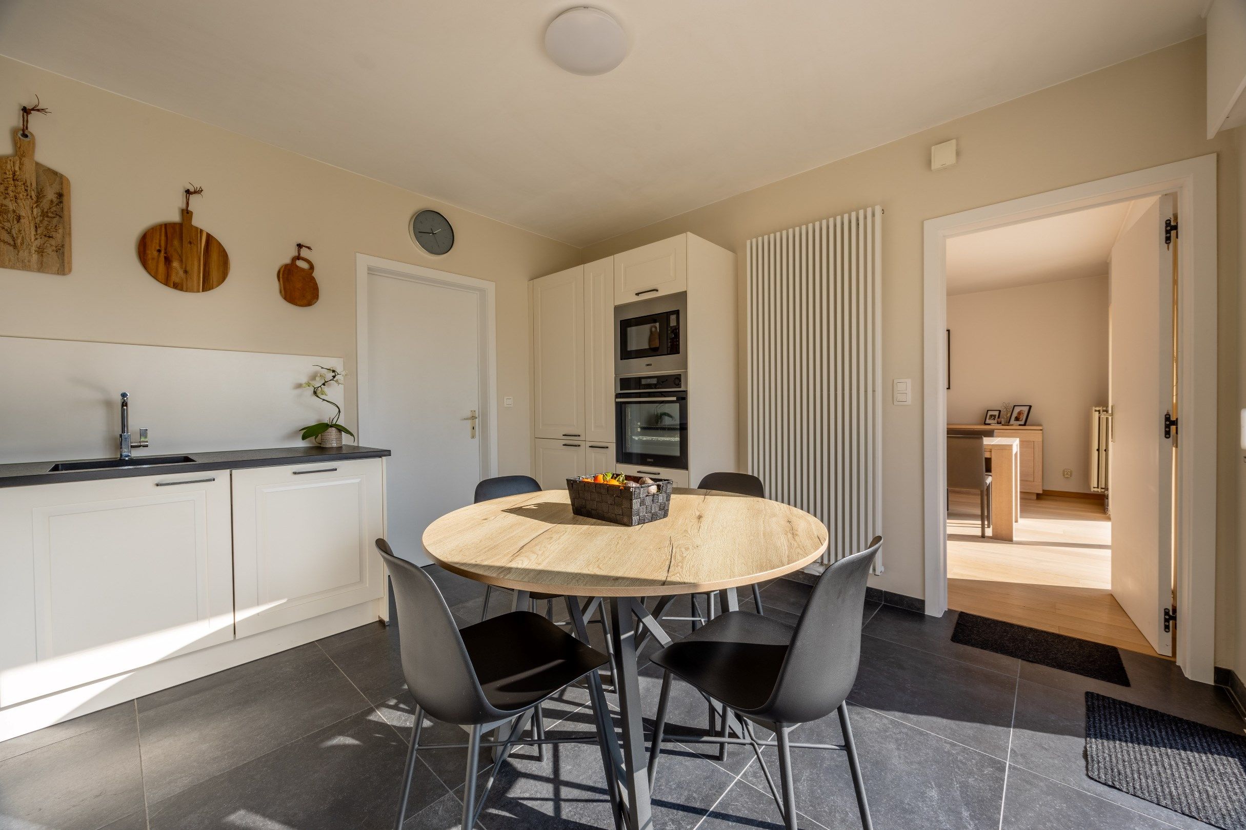 SCHITTEREND INSTAPKLARE WONING MET ZUIDGEORIENTEERDE TUIN foto 11