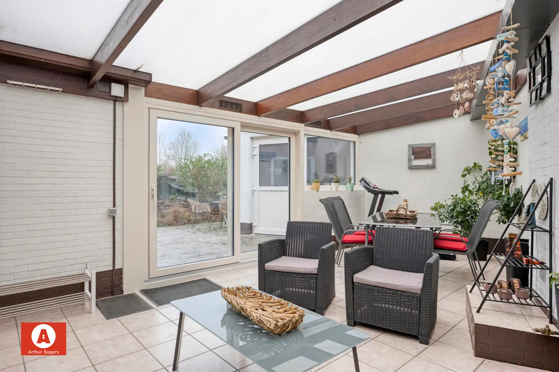 Gezinswoning met 2 tot 3 privatieve auto-parkeerplaatsen. foto 12