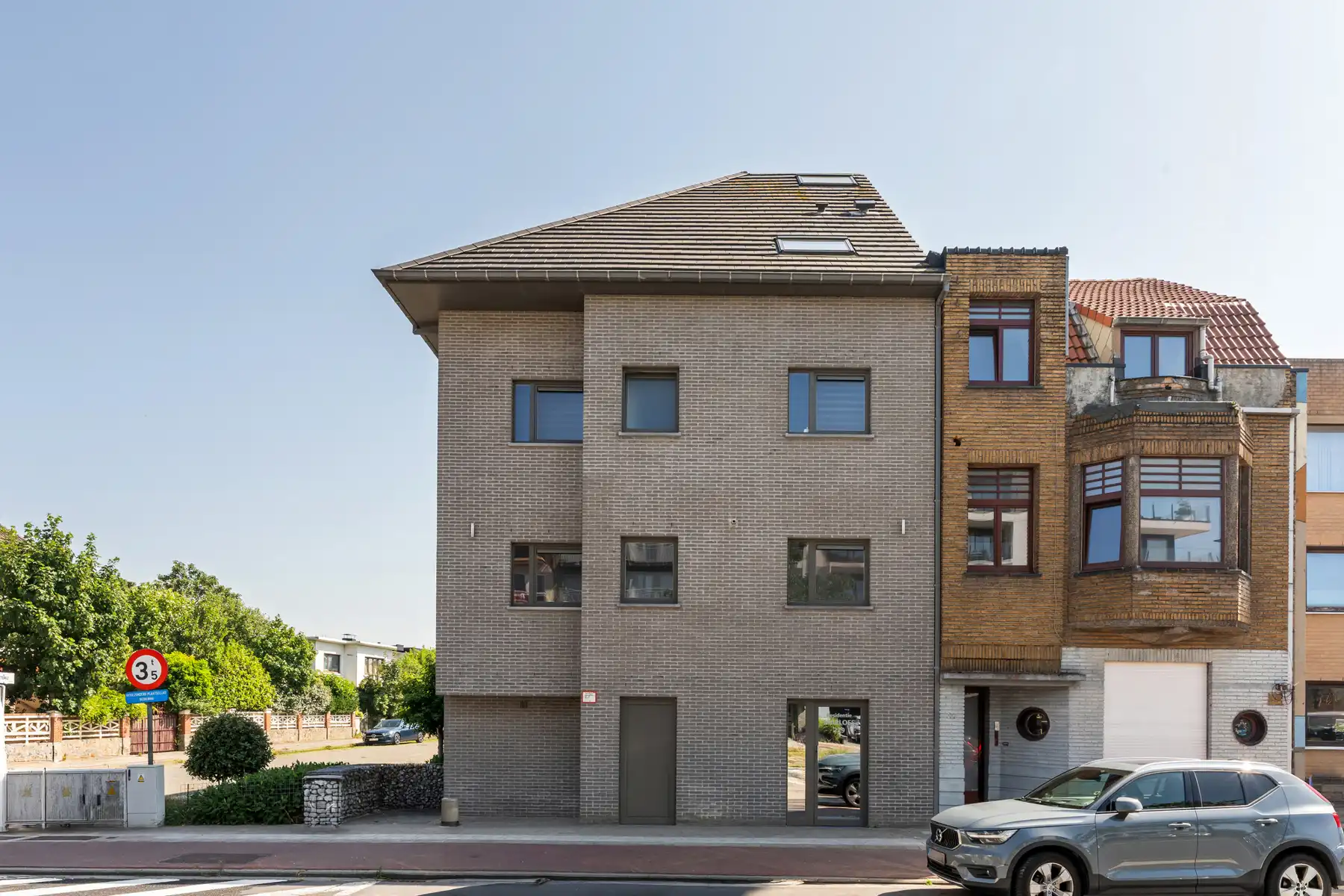 Instapklaar gelijkvloers appartement met tuin en garage foto 18