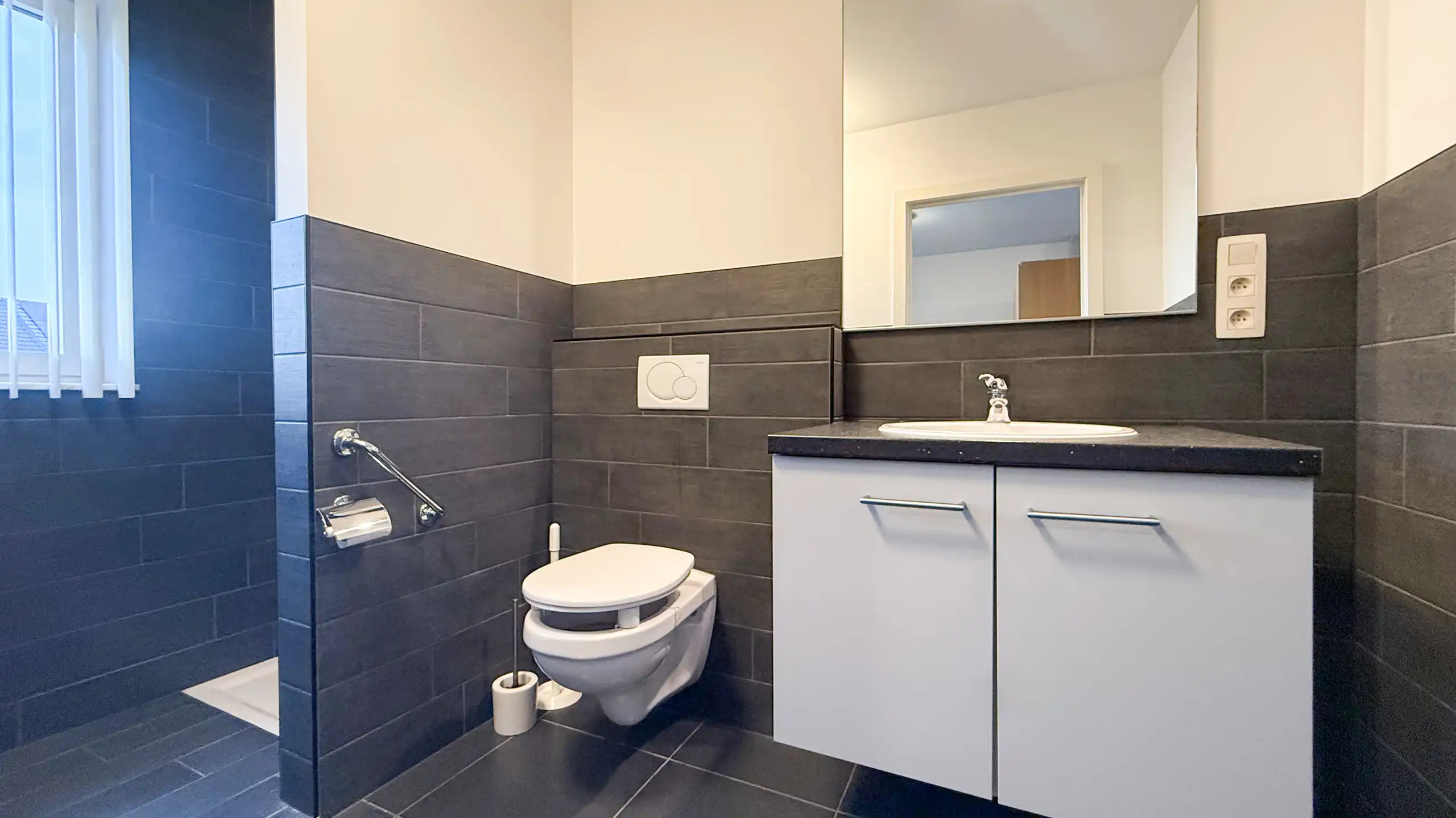Veelzijdig investeringspand met 10 kamers, lift en kelder! foto 82