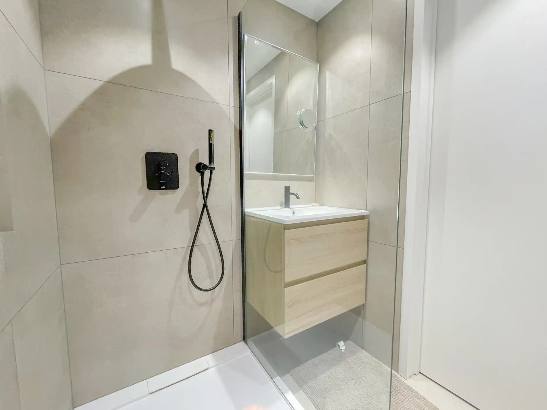 Stijlvol gerenoveerd appartement gelegen op een boogscheut van de zee. foto 14