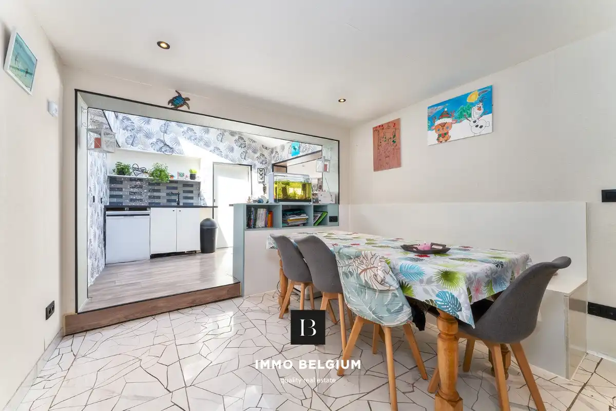 Gerenoveerde woning nabij het strand van de Vosseslag foto 6