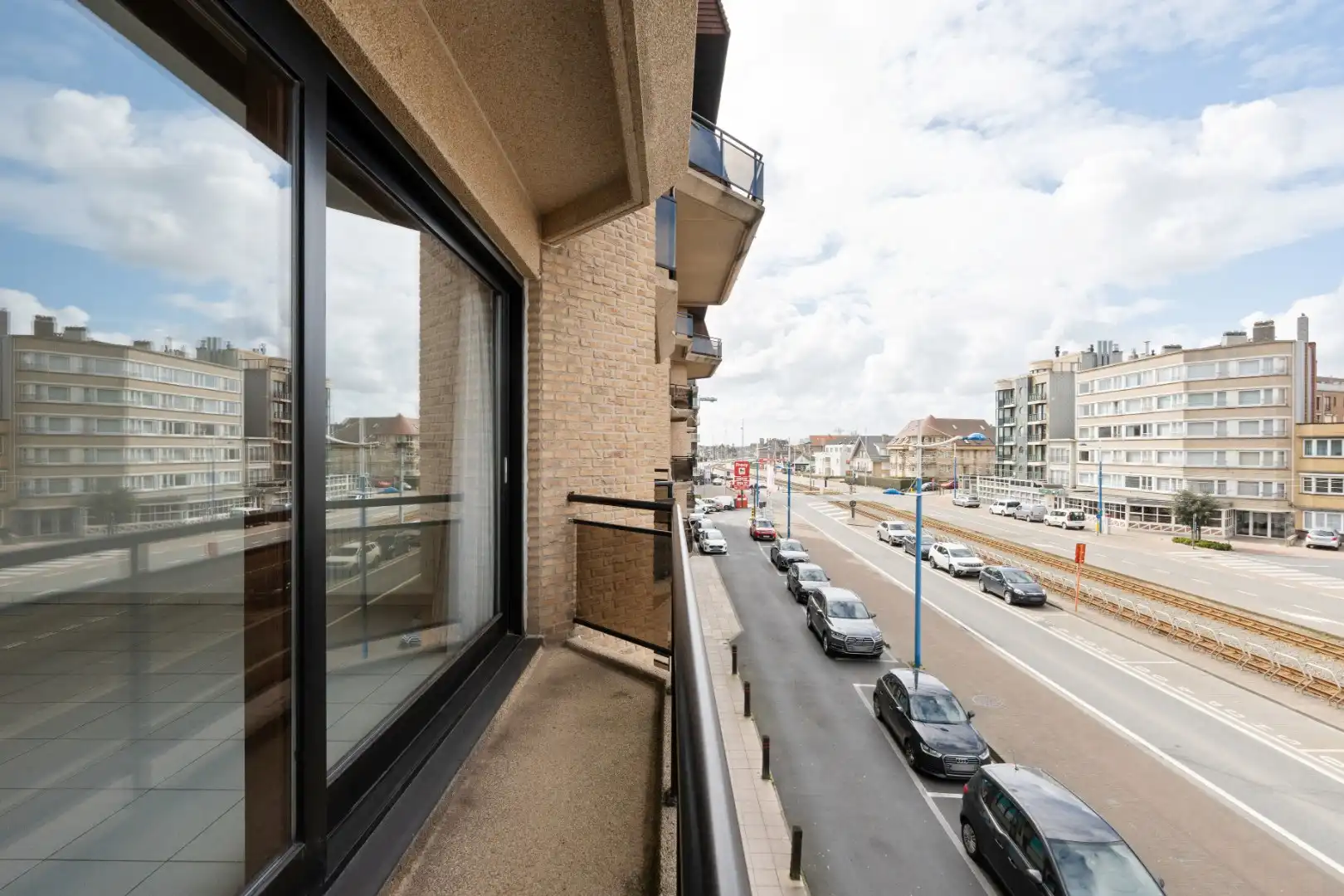 ZONGERICHT WOONAPPARTEMENT OP 100 METER VAN DE ZEEDIJK foto 16