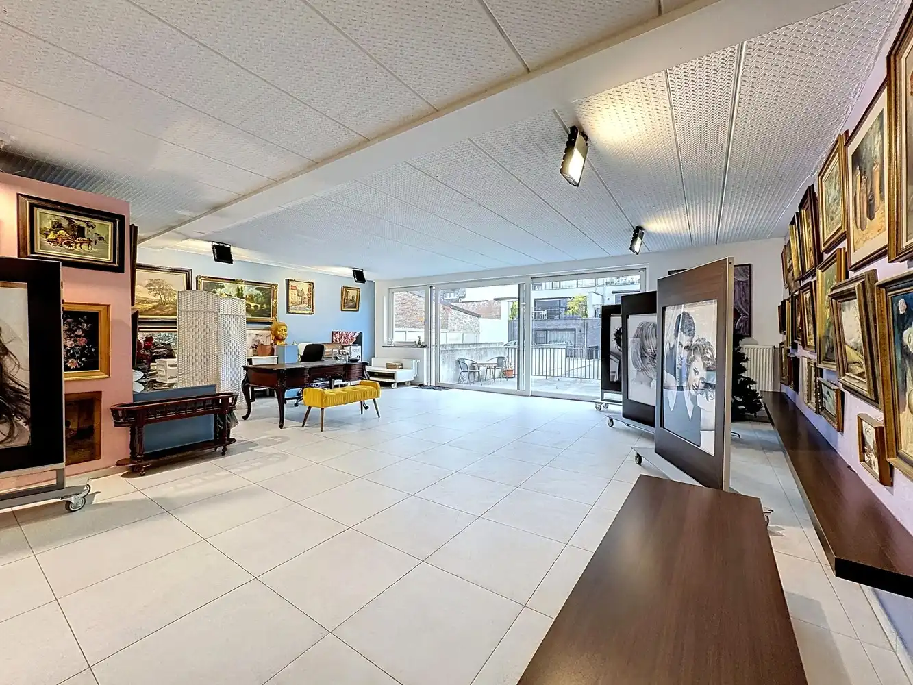 Unieke Investeringsopportuniteit: Commercieel gelijkvloers handelspand (160m²) in hartje Sint-Lievens-Houtem foto 13