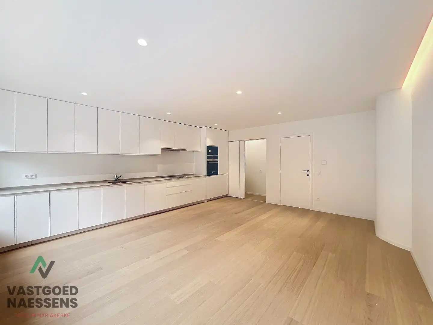 SCHITTEREND VERNIEUWD 2 SLPK APP MET TUIN  foto 6