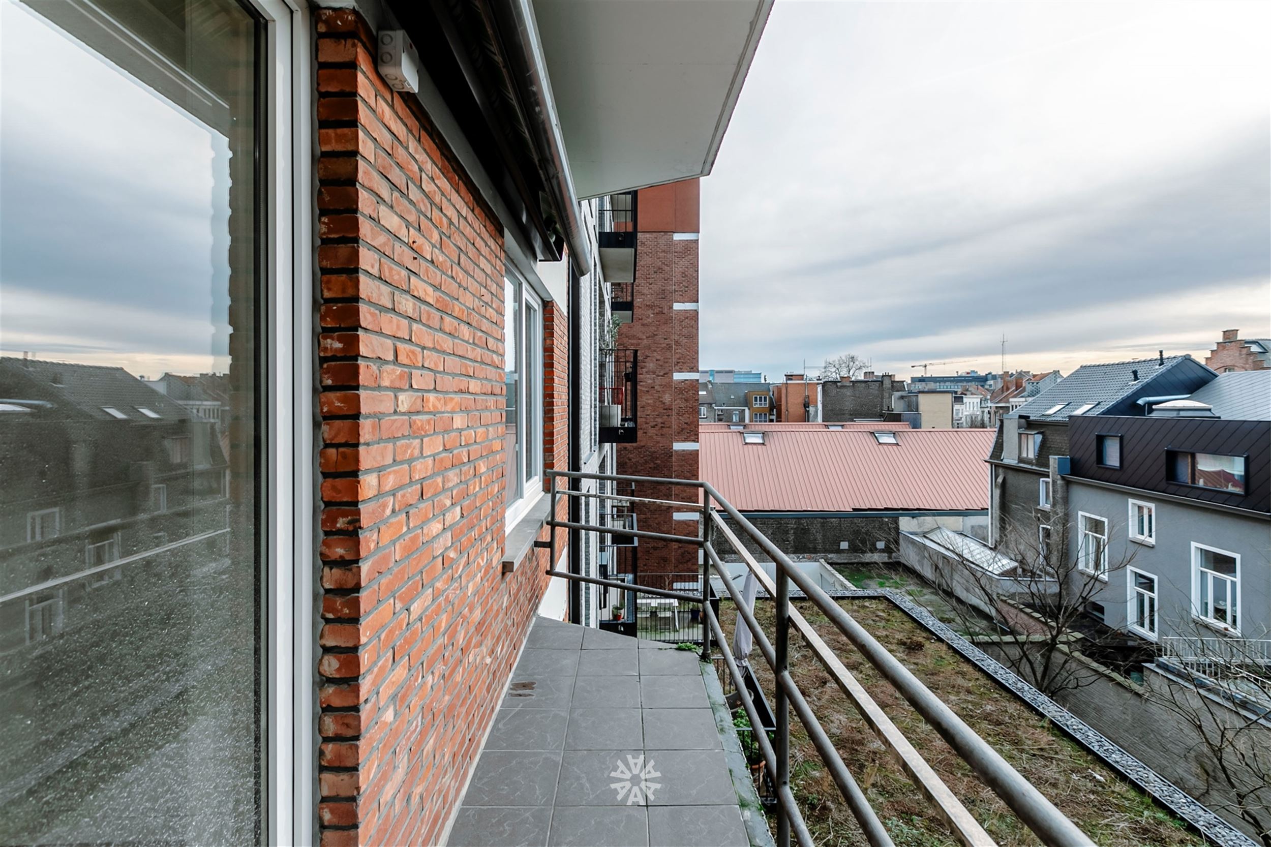 Hoogwaardig gerenoveerd appartement met 2 slaapkamers te koop aan het Gentse Zuidpark foto 11