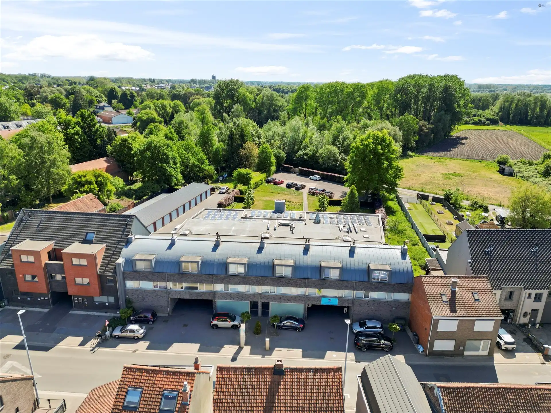 Ivesteringsvastged Praktijk + appartementsgebouw foto 2