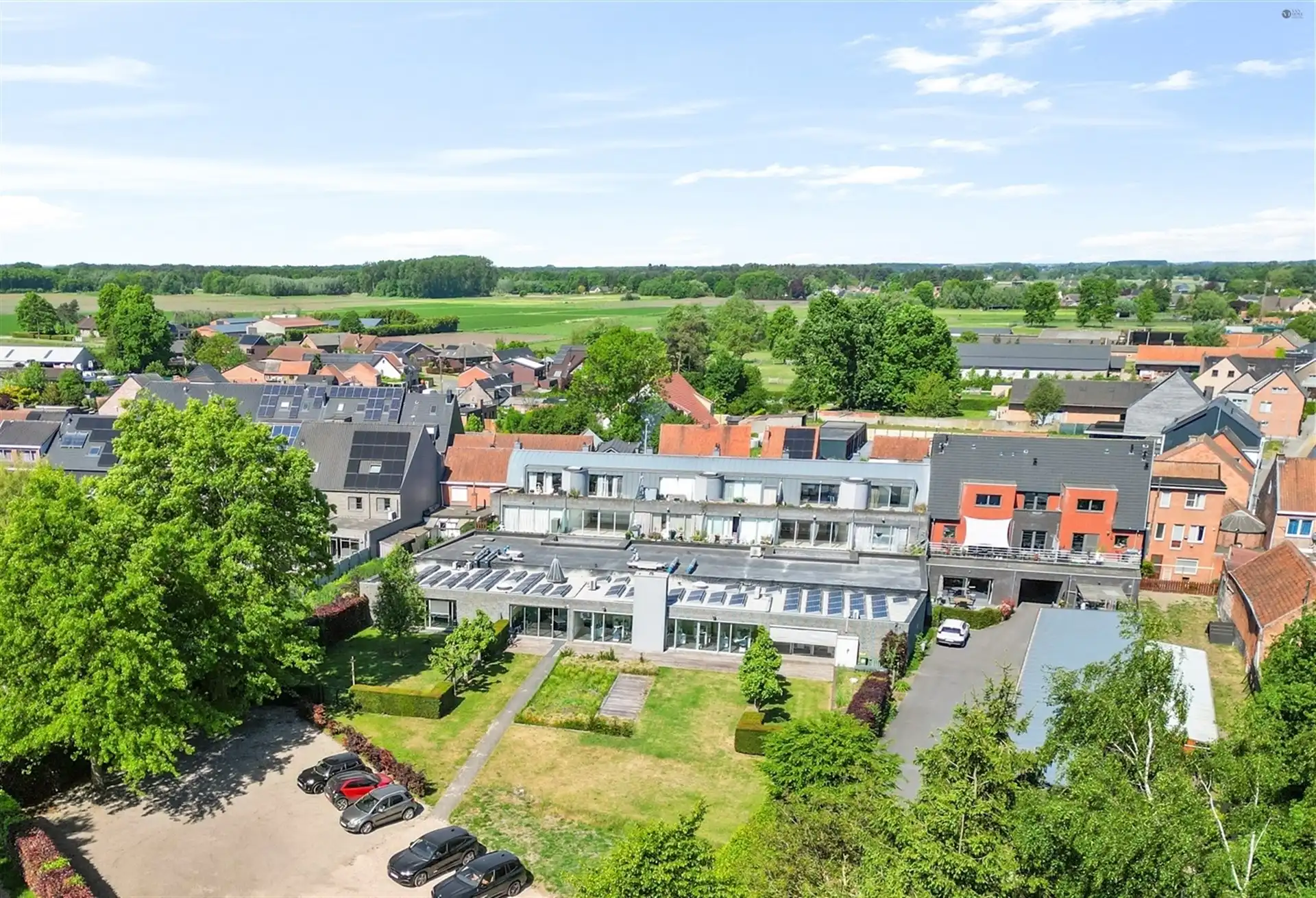 Ivesteringsvastgoed Praktijk + appartementsgebouw foto 2