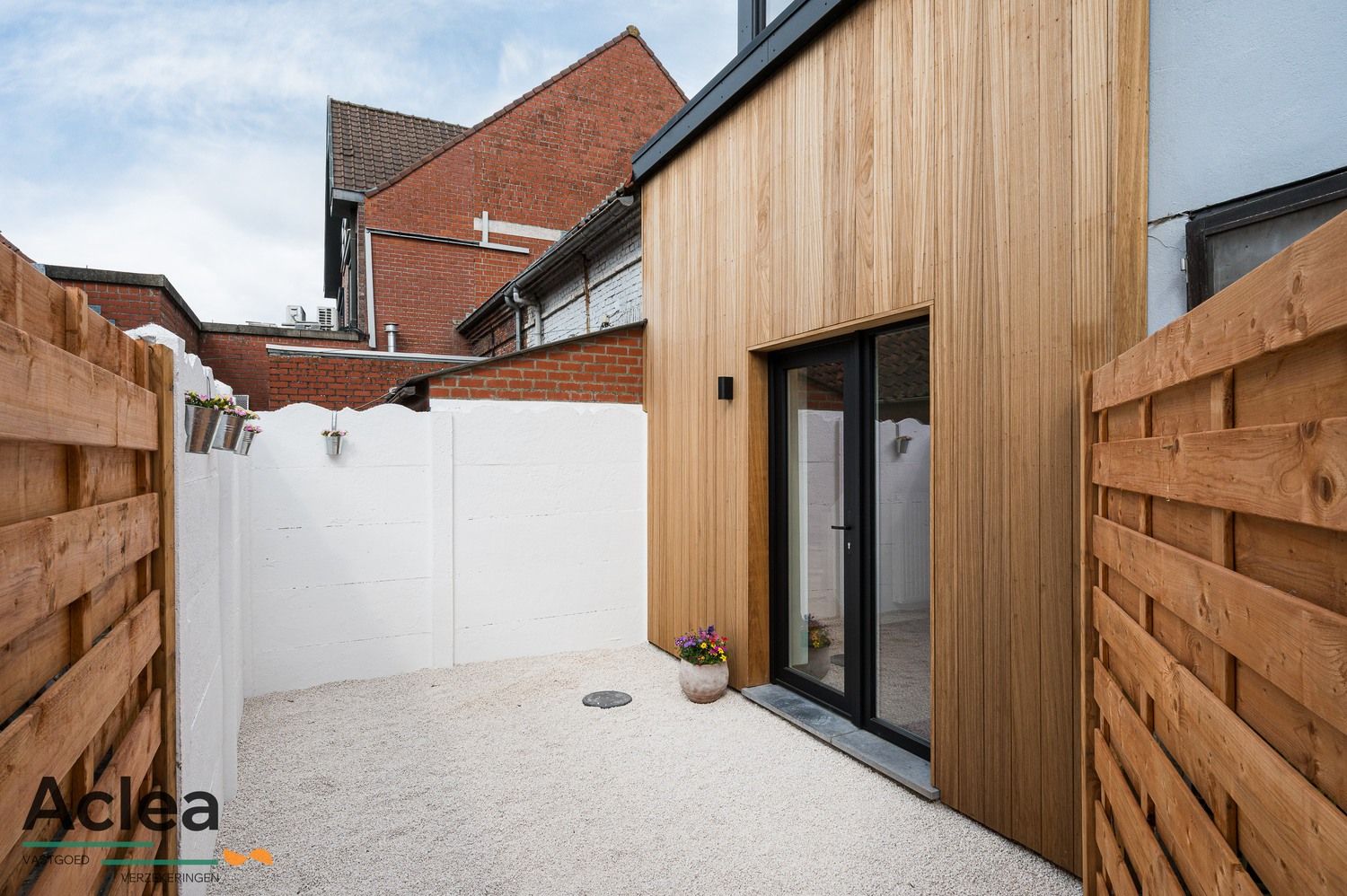 Volledig gerenoveerde woning met 2 slpks foto 16